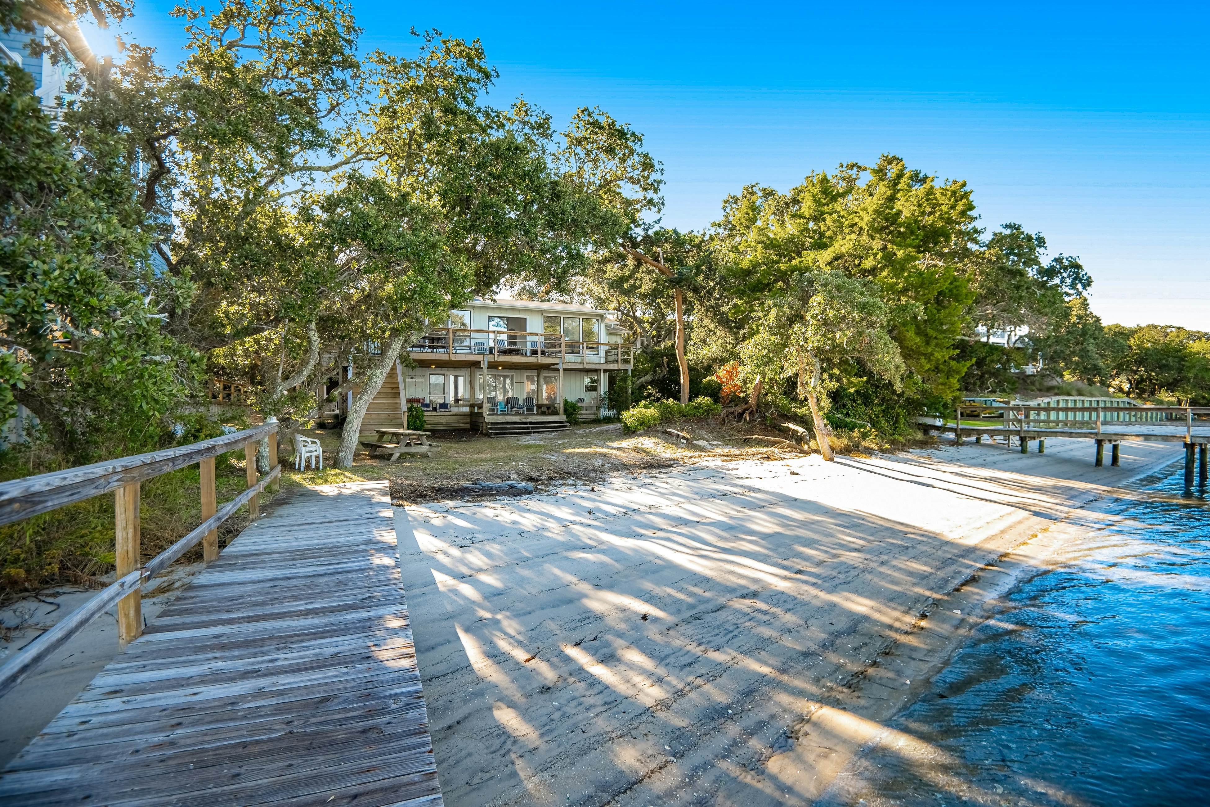 TB208C Bland's Landing