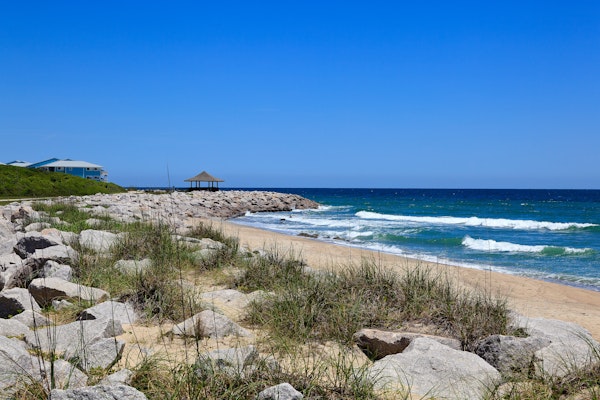 Historic river-view condo with cozy balcony, washer/dryer - walk to downtown