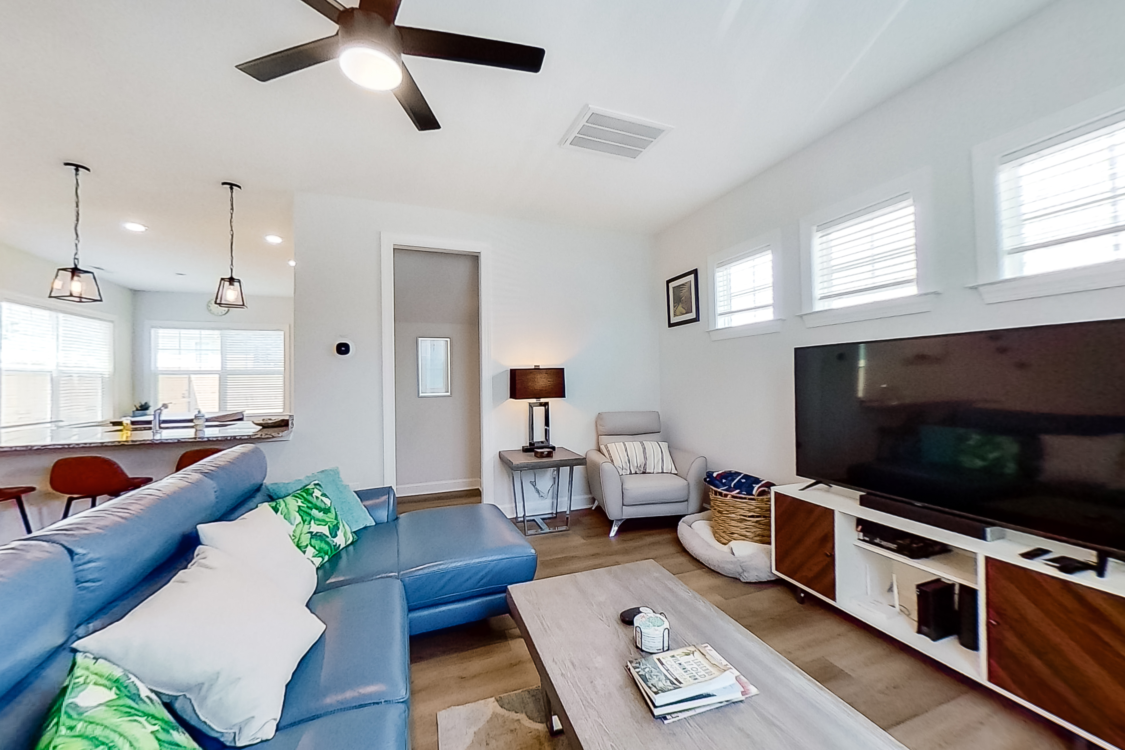 Downtown Jewel | New-Build | Stroll to Historic District & Riverwalk