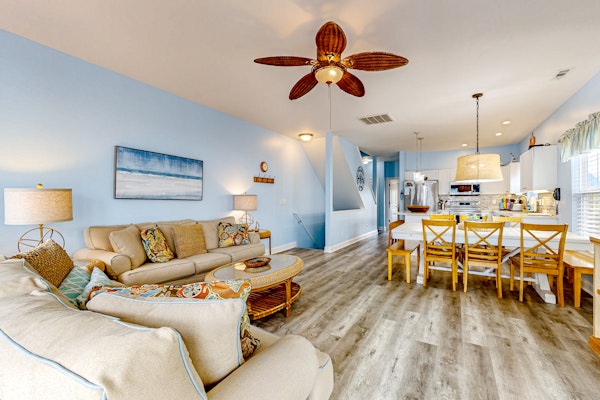 Ocean-view home 1 row back from beach with walkable location