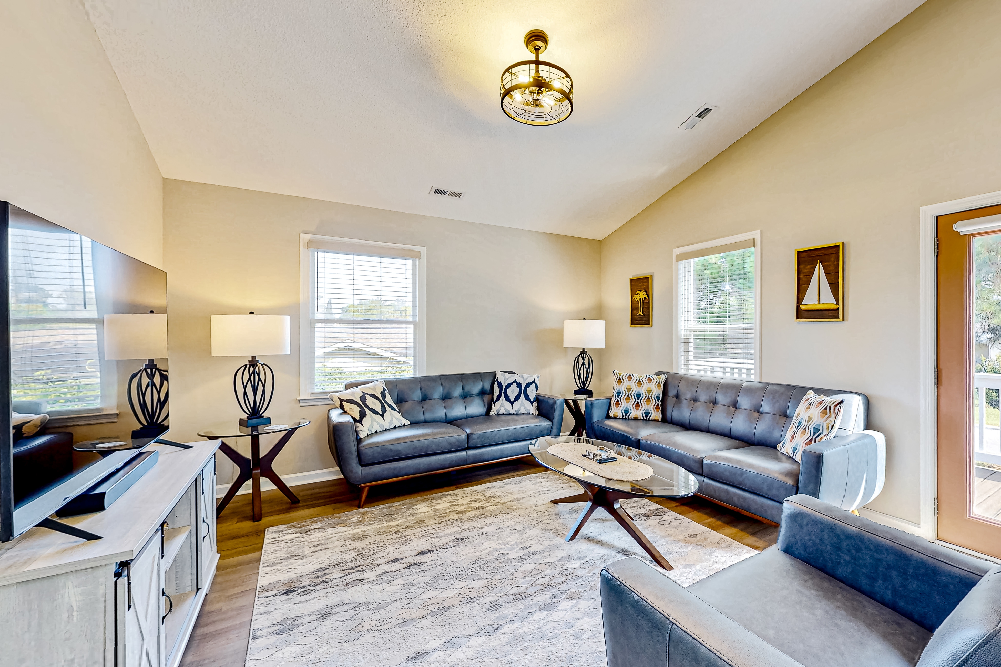 Dog friendly coastal retreat with short walk to the beach and enclosed yard