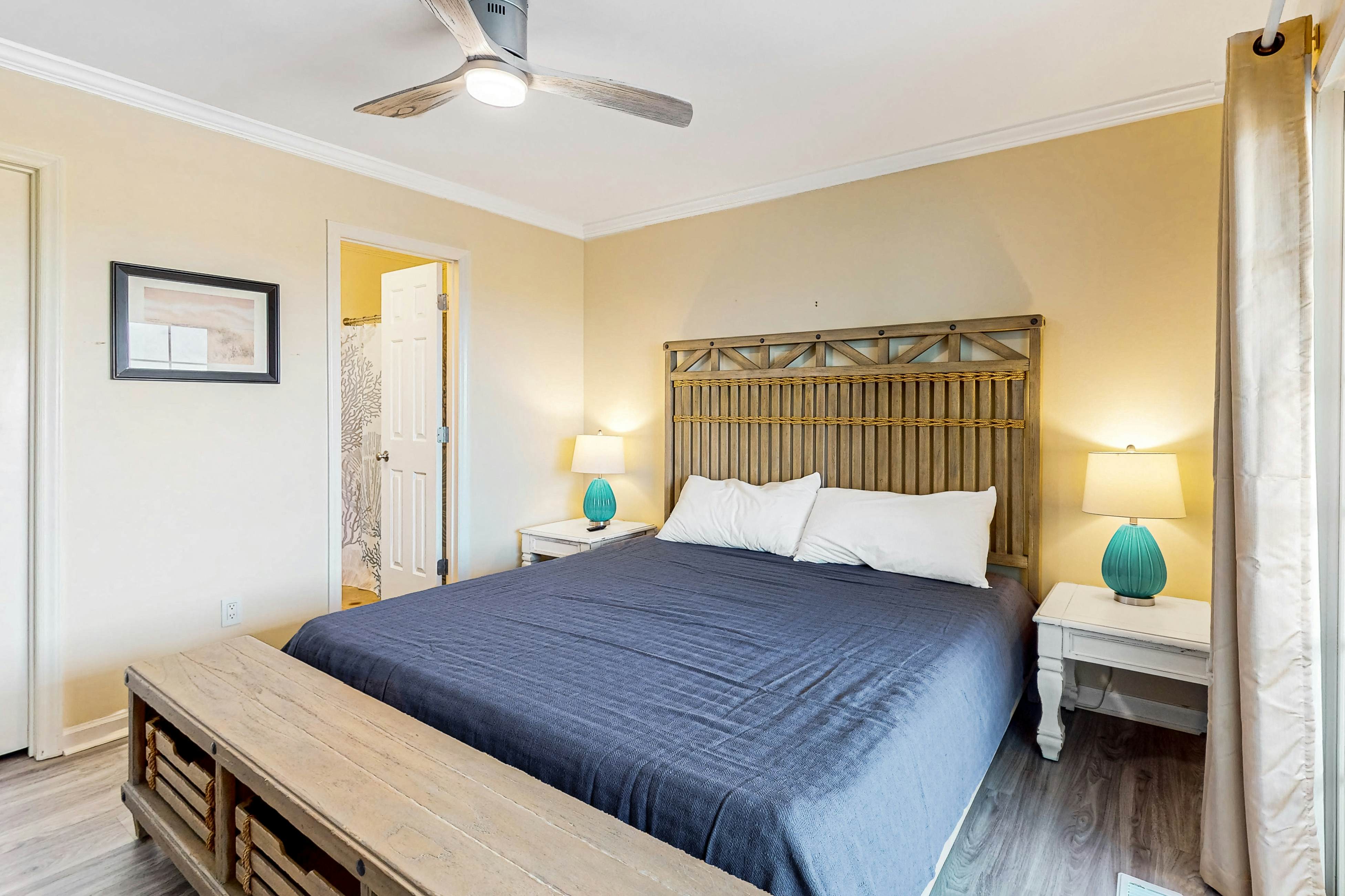 CB82 Turquoise Oasis