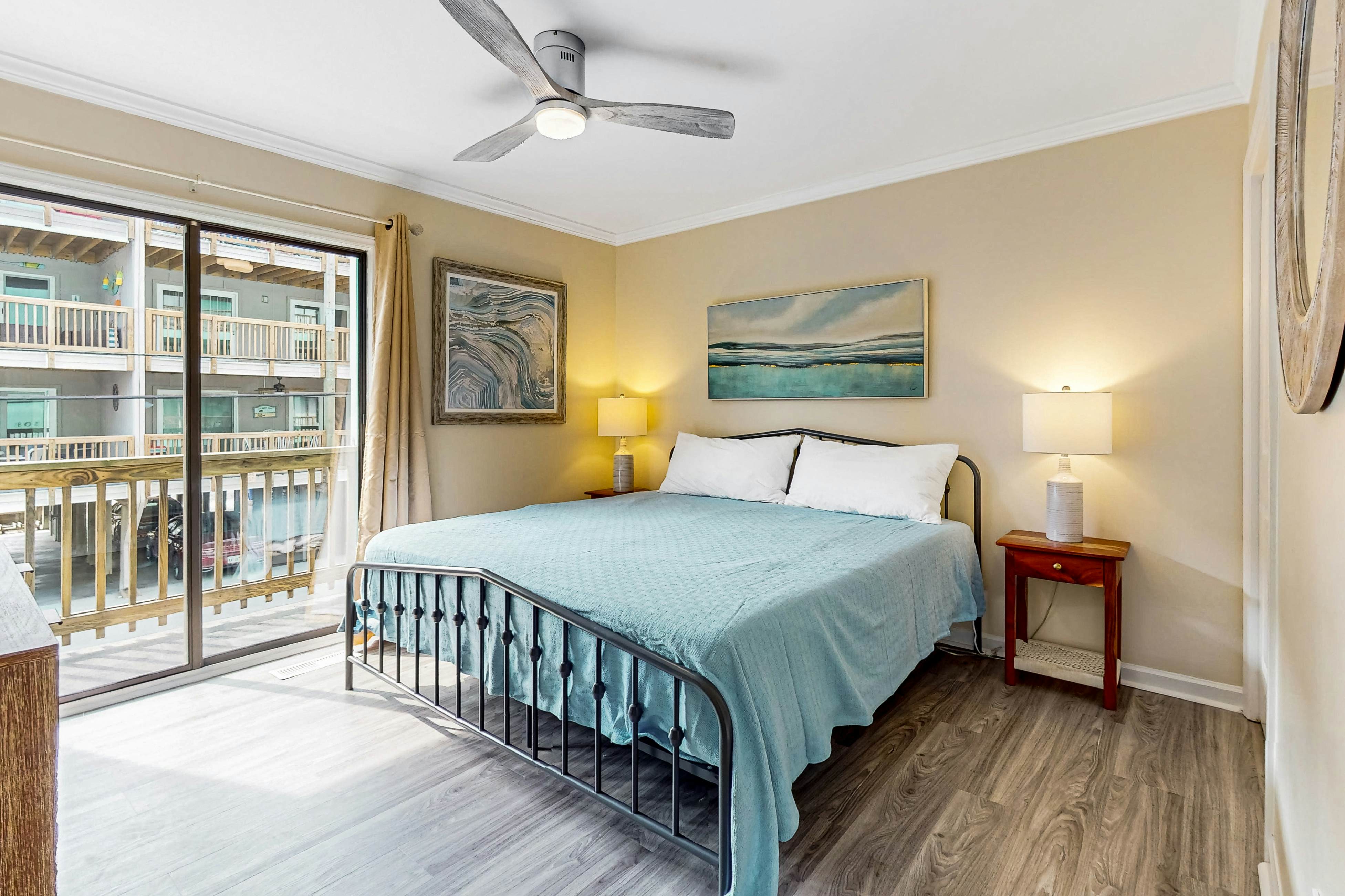 CB82 Turquoise Oasis