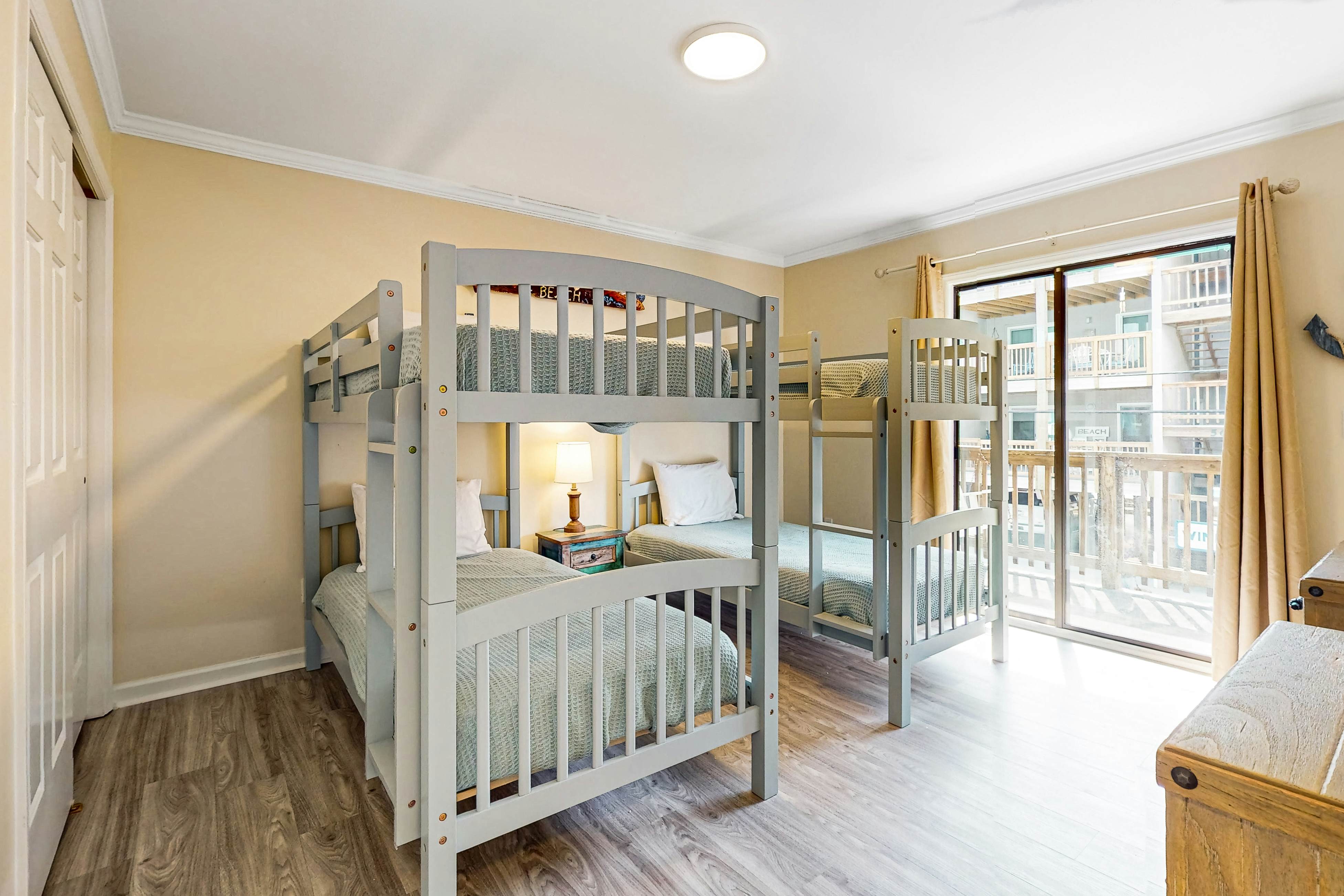 CB82 Turquoise Oasis