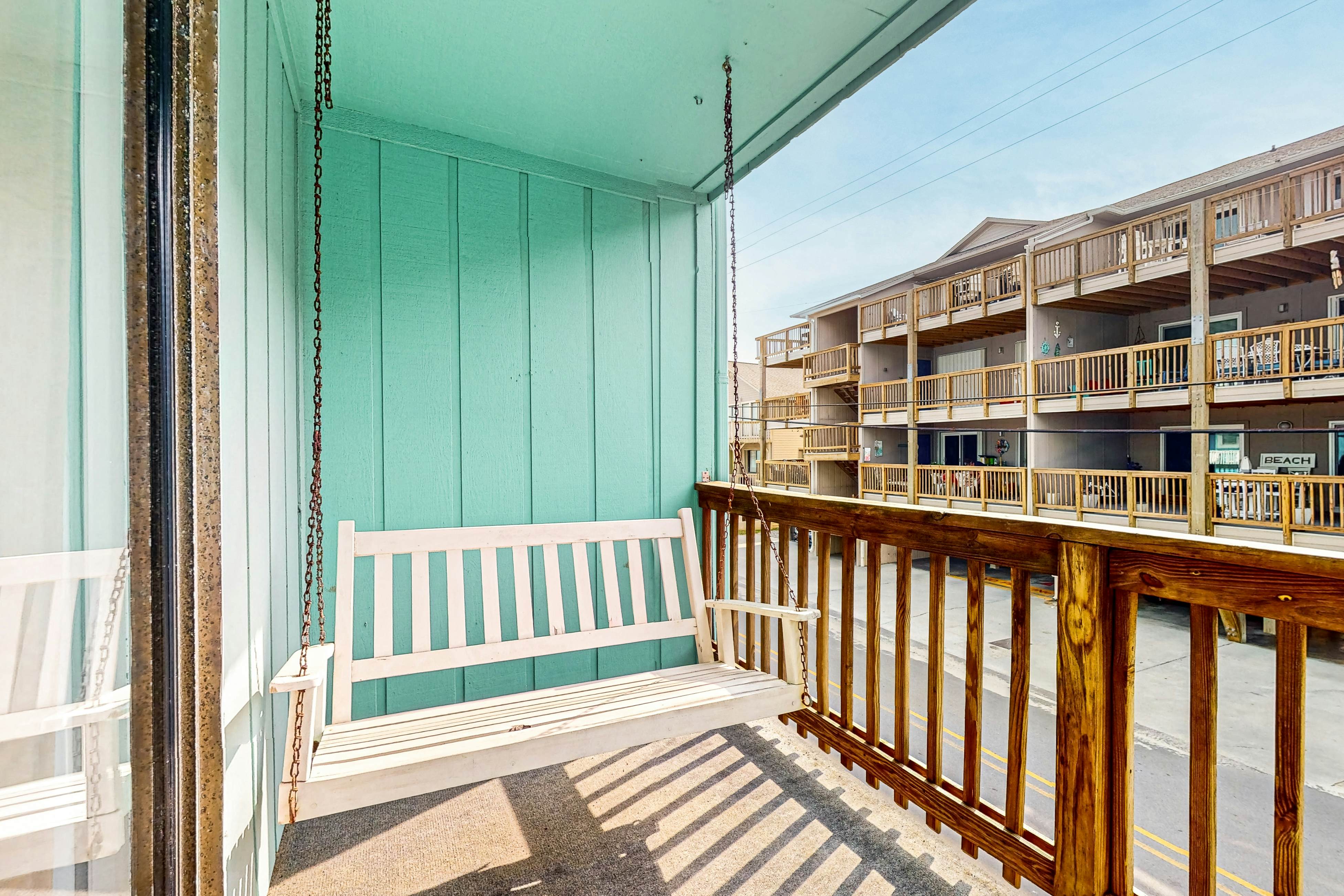 CB82 Turquoise Oasis