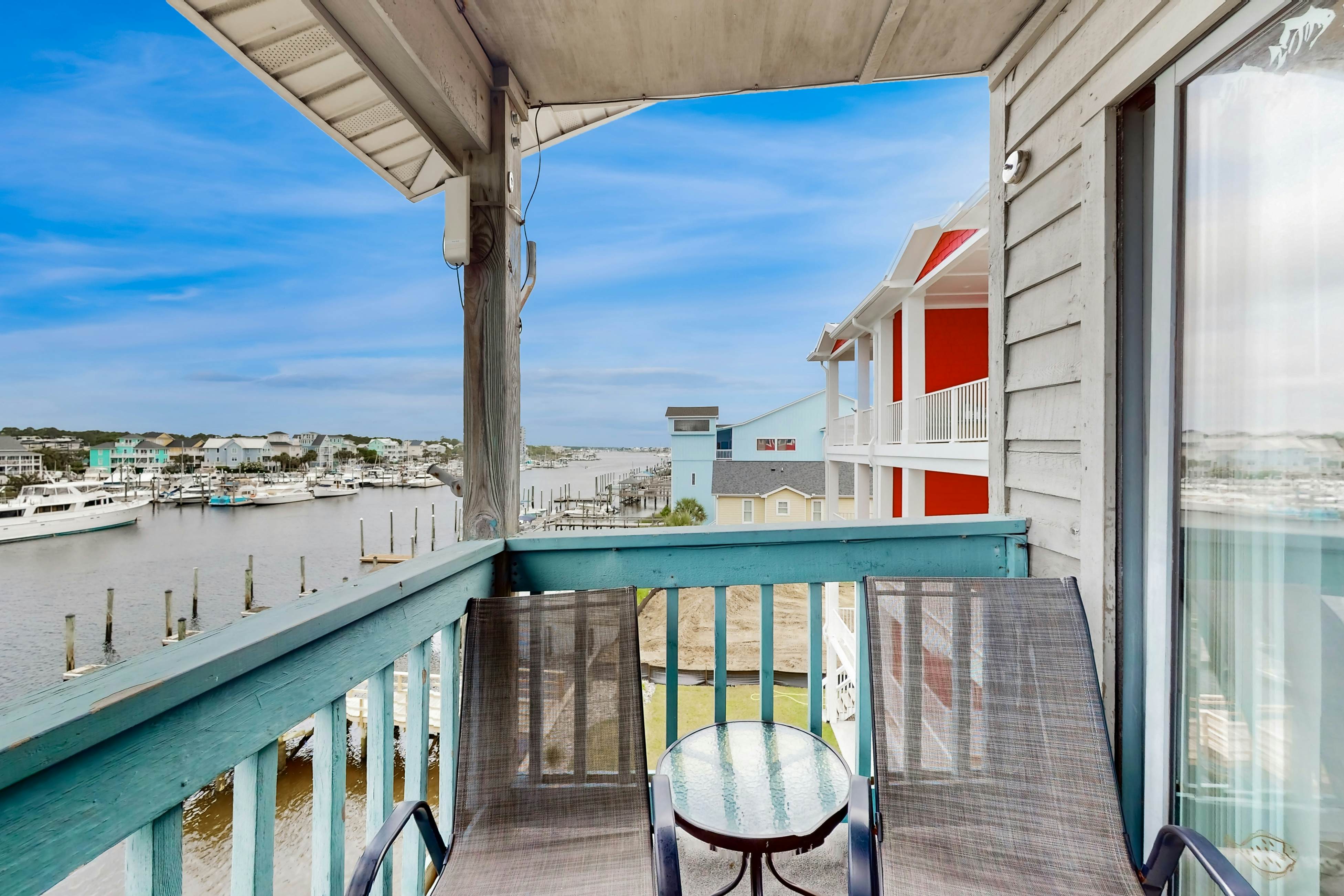 CB83 Charm of the Canal