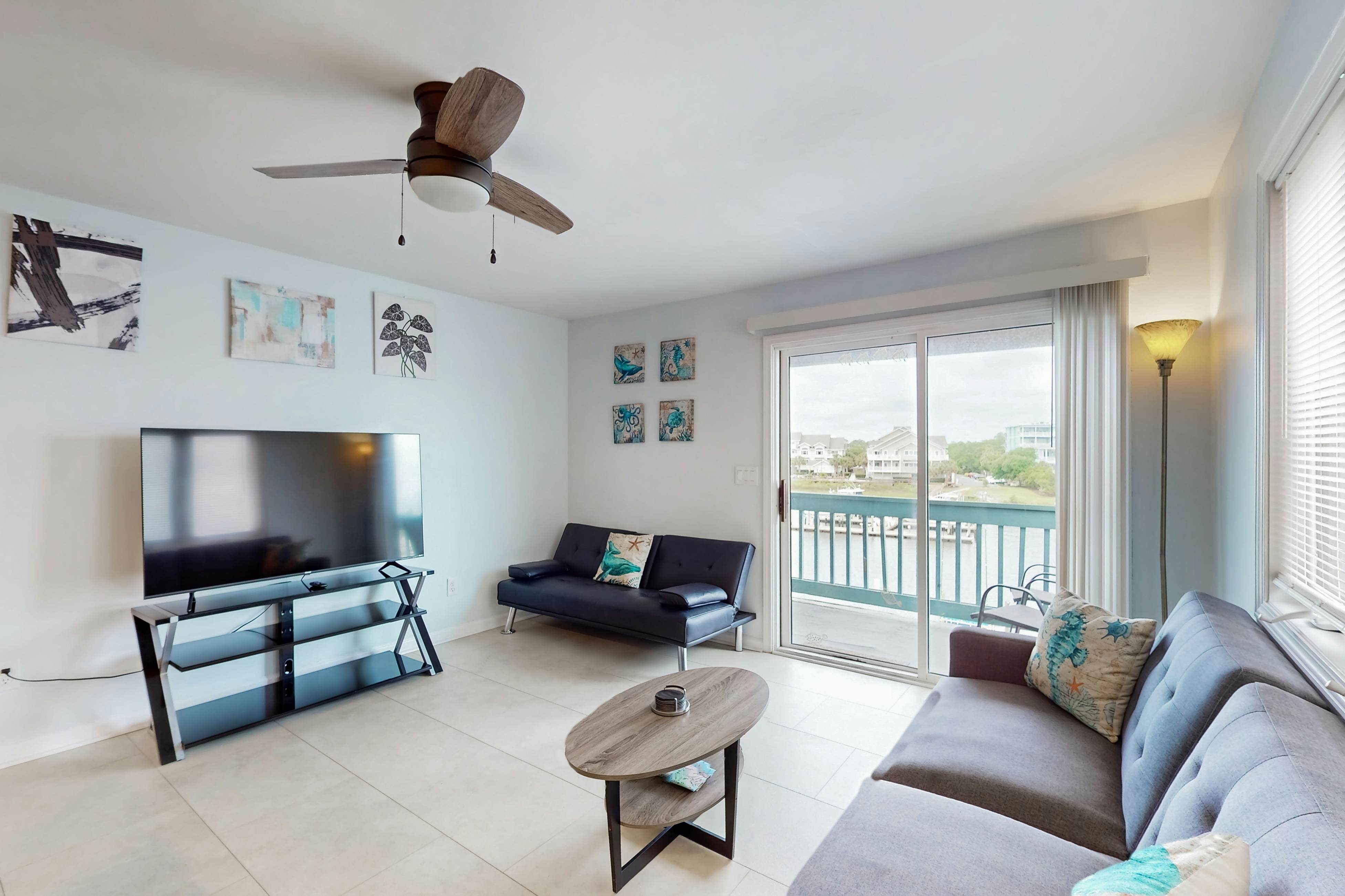 CB83 Charm of the Canal