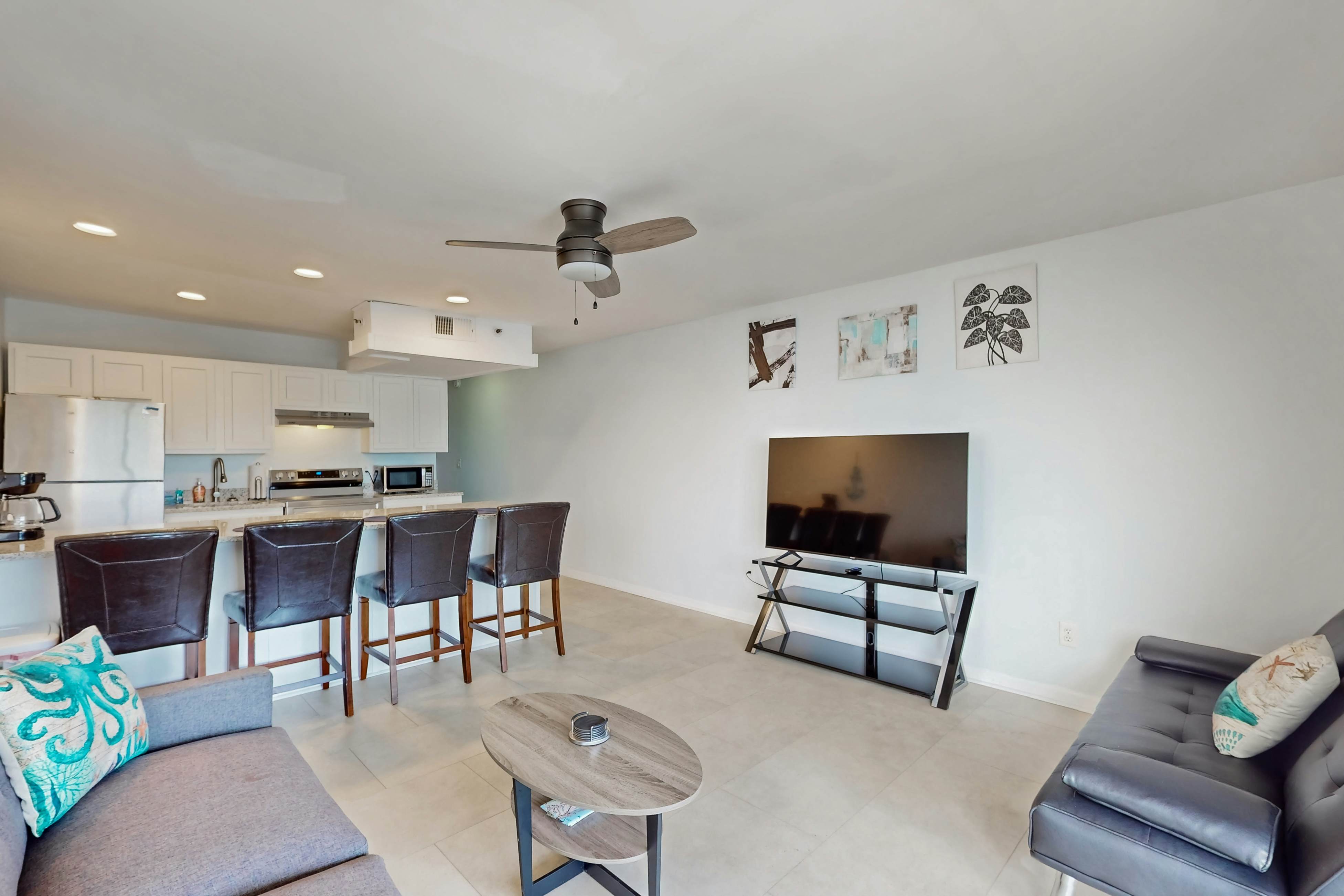 CB83 Charm of the Canal