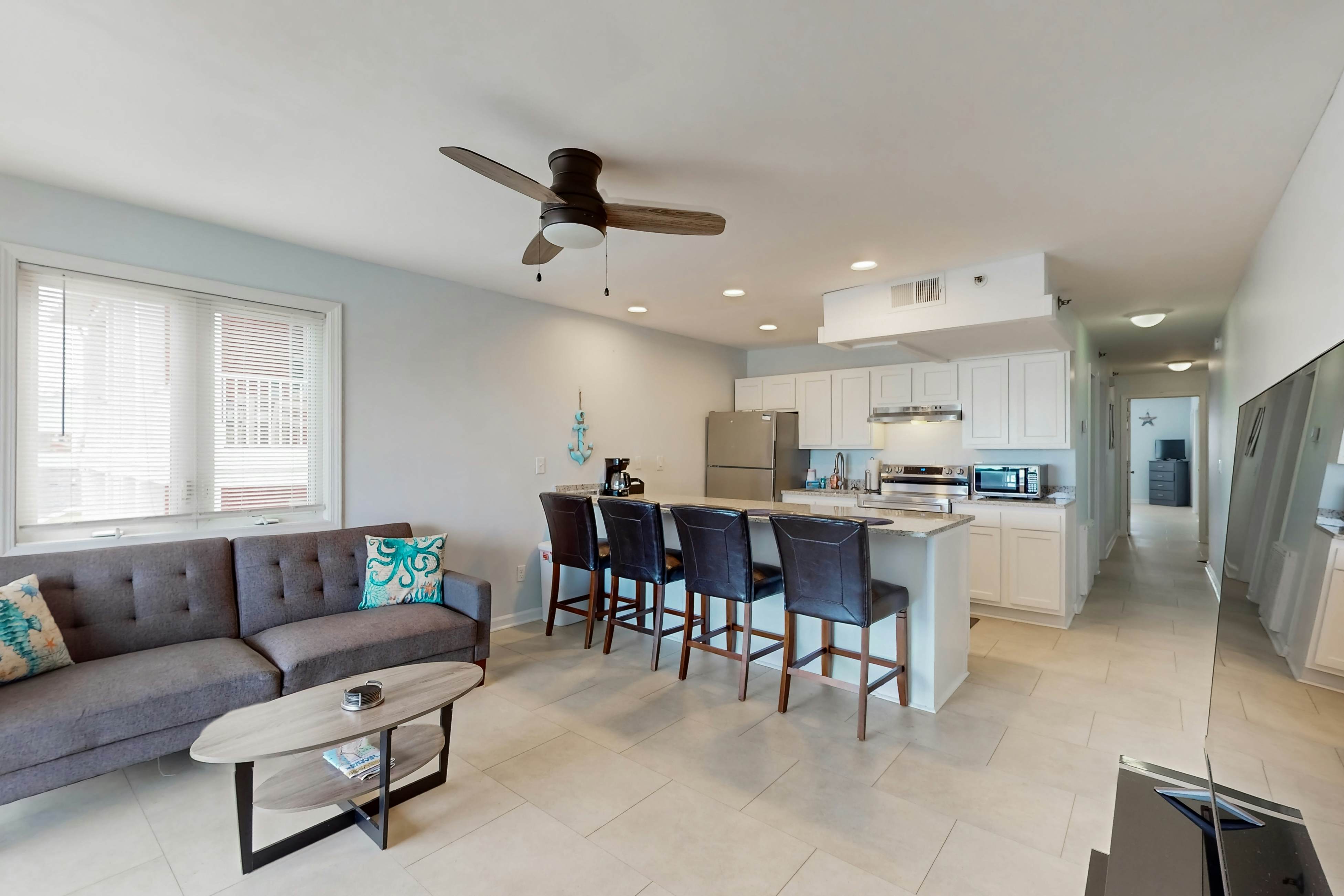 CB83 Charm of the Canal