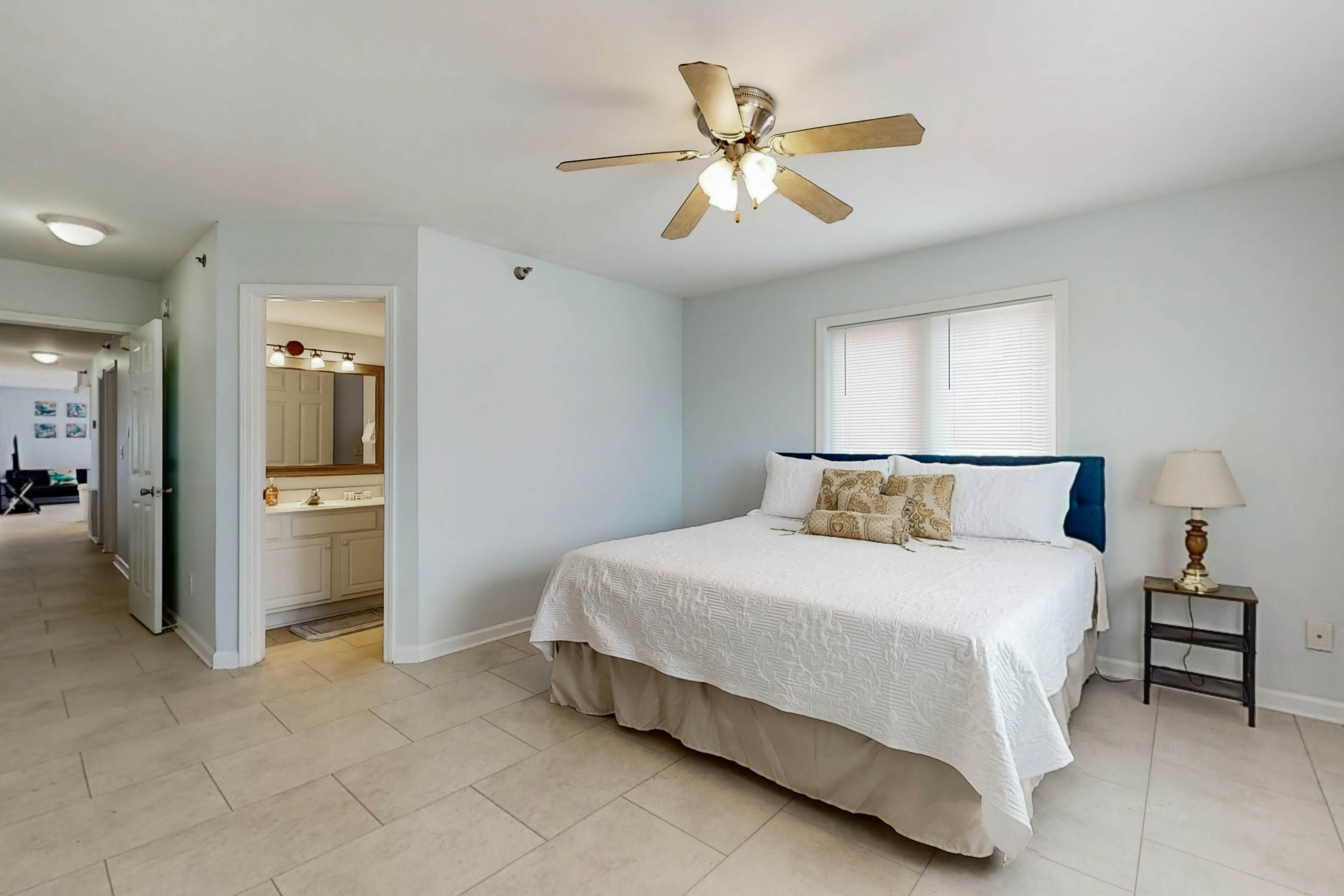 CB83 Charm of the Canal