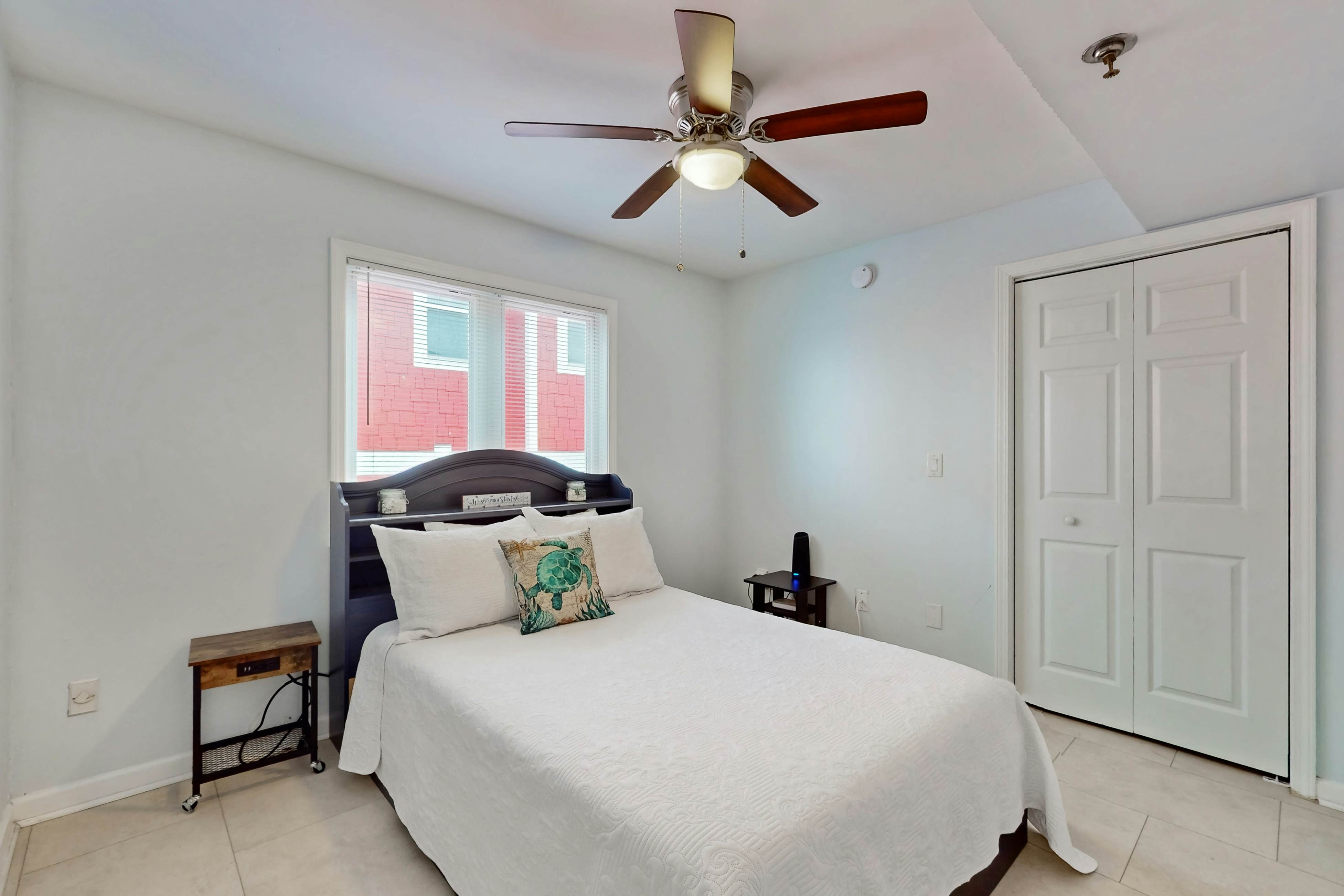 CB83 Charm of the Canal