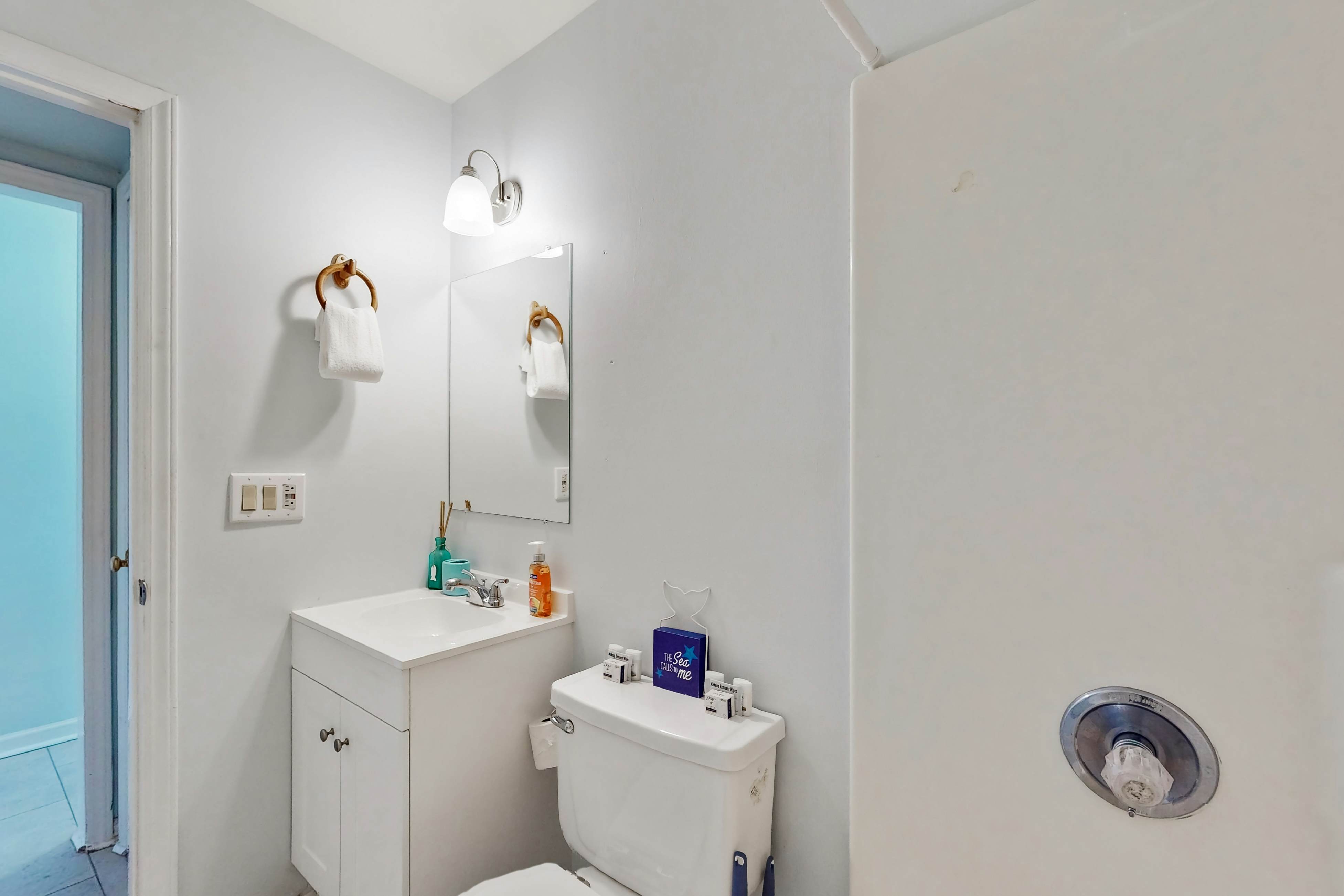 CB83 Charm of the Canal