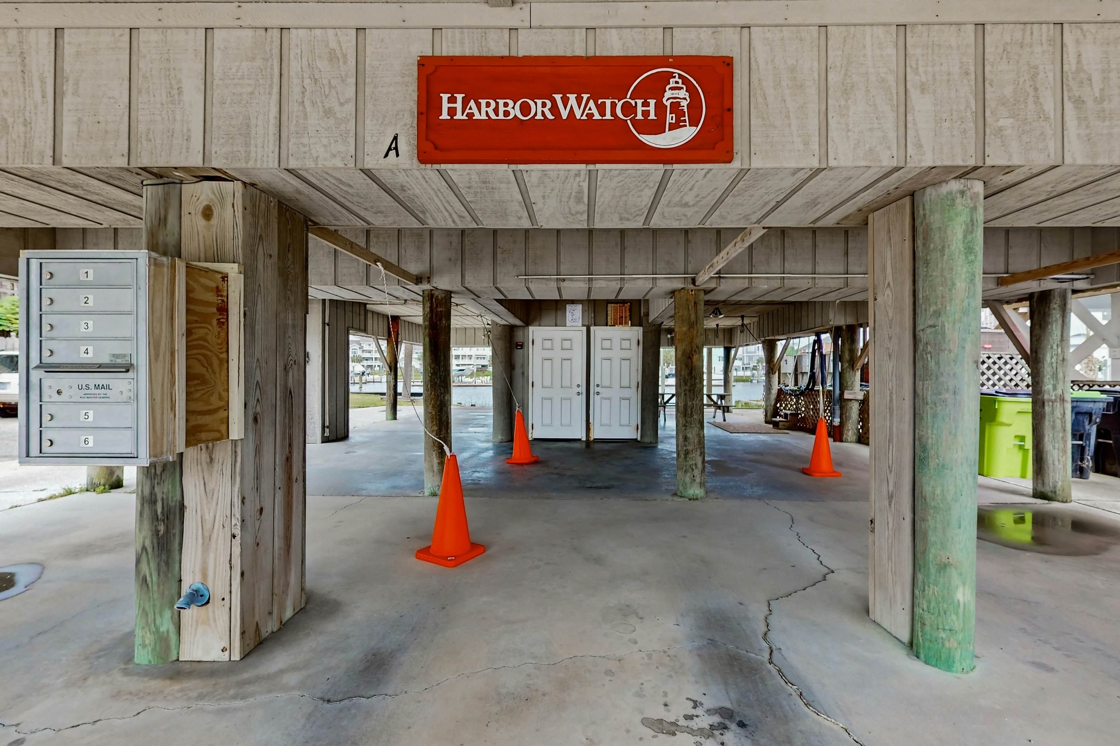 CB83 Charm of the Canal