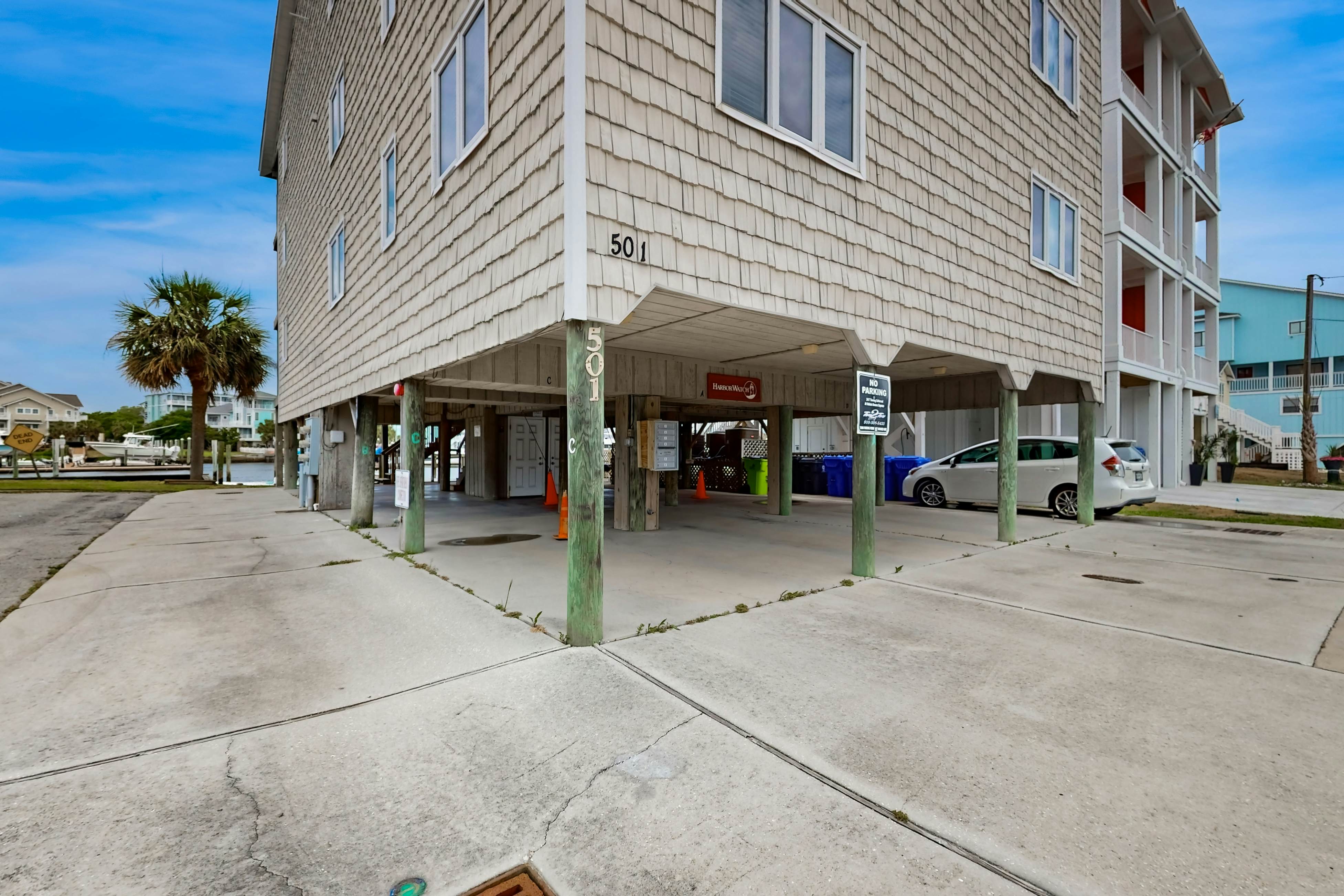 CB83 Charm of the Canal