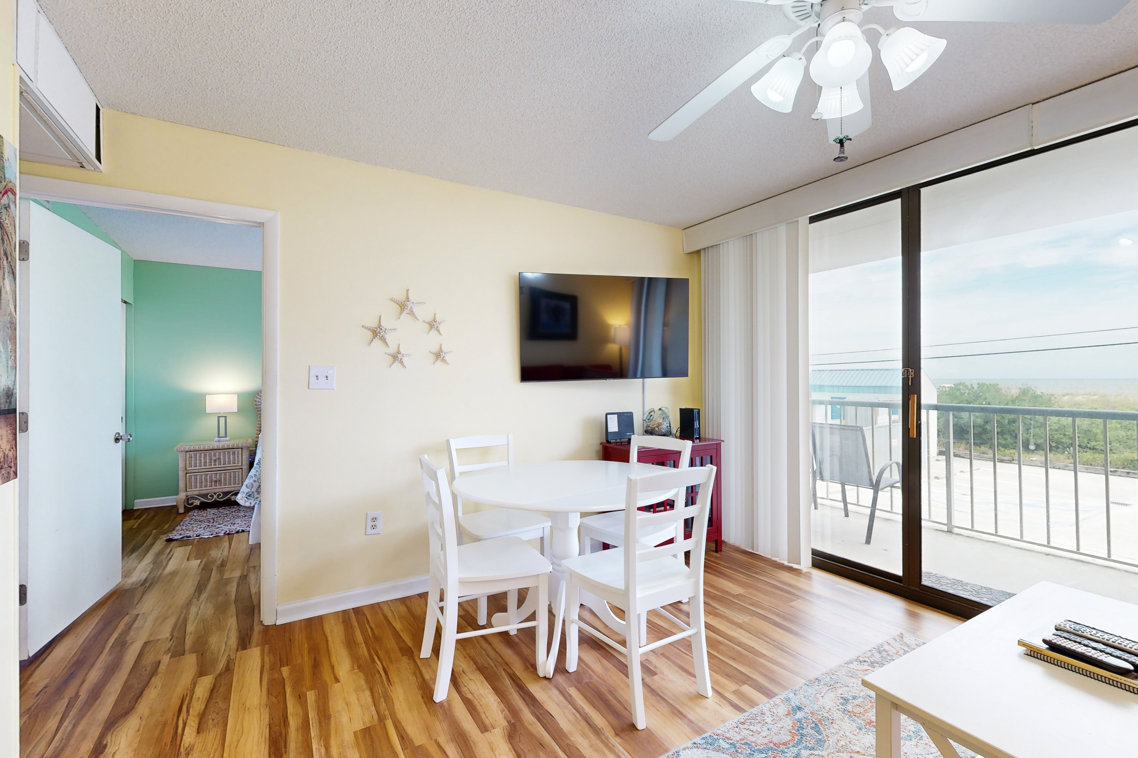 Oceanview condo with outdoor pool, ocean views and beach access