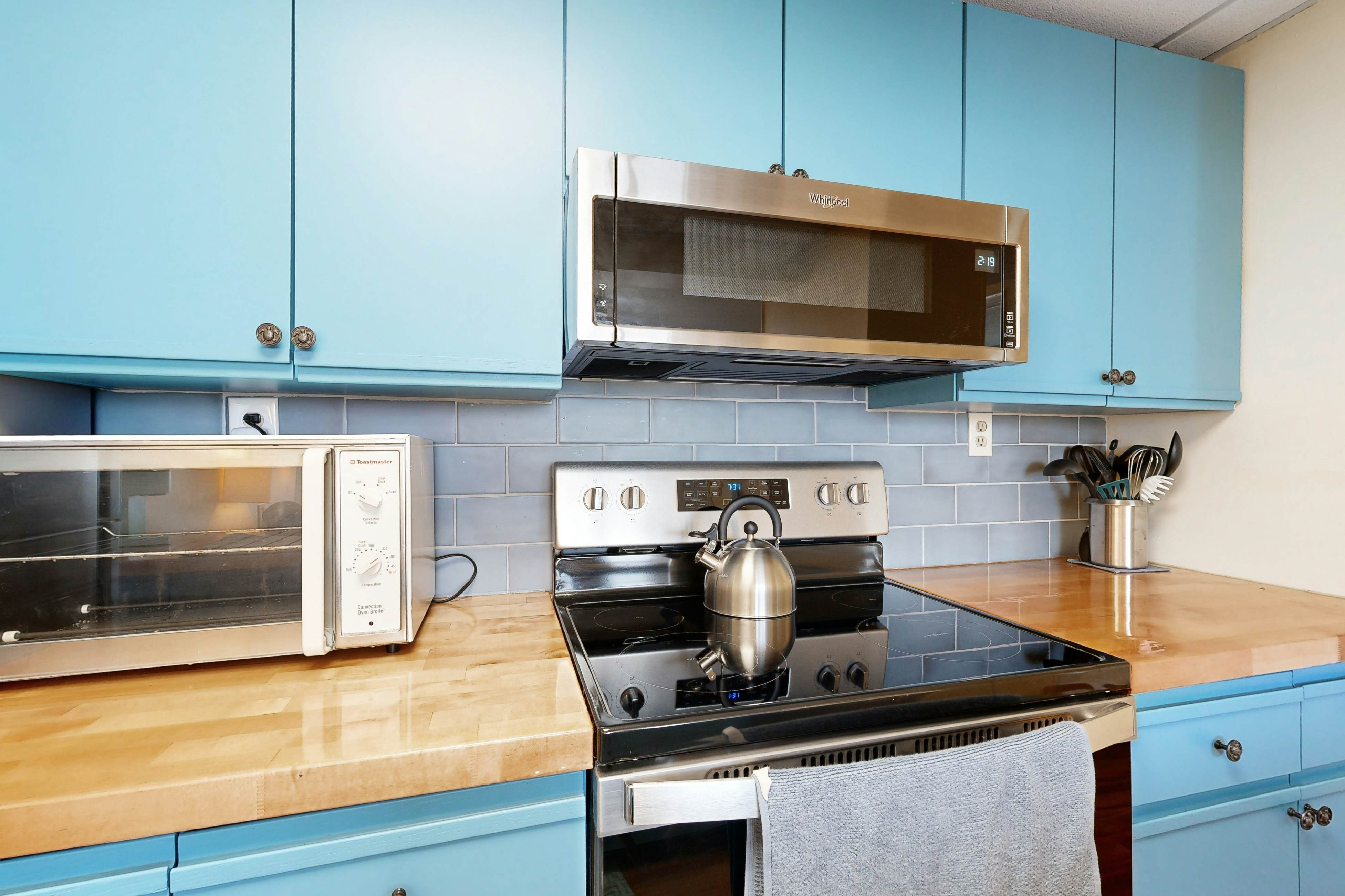 CB90 Almost Paradise