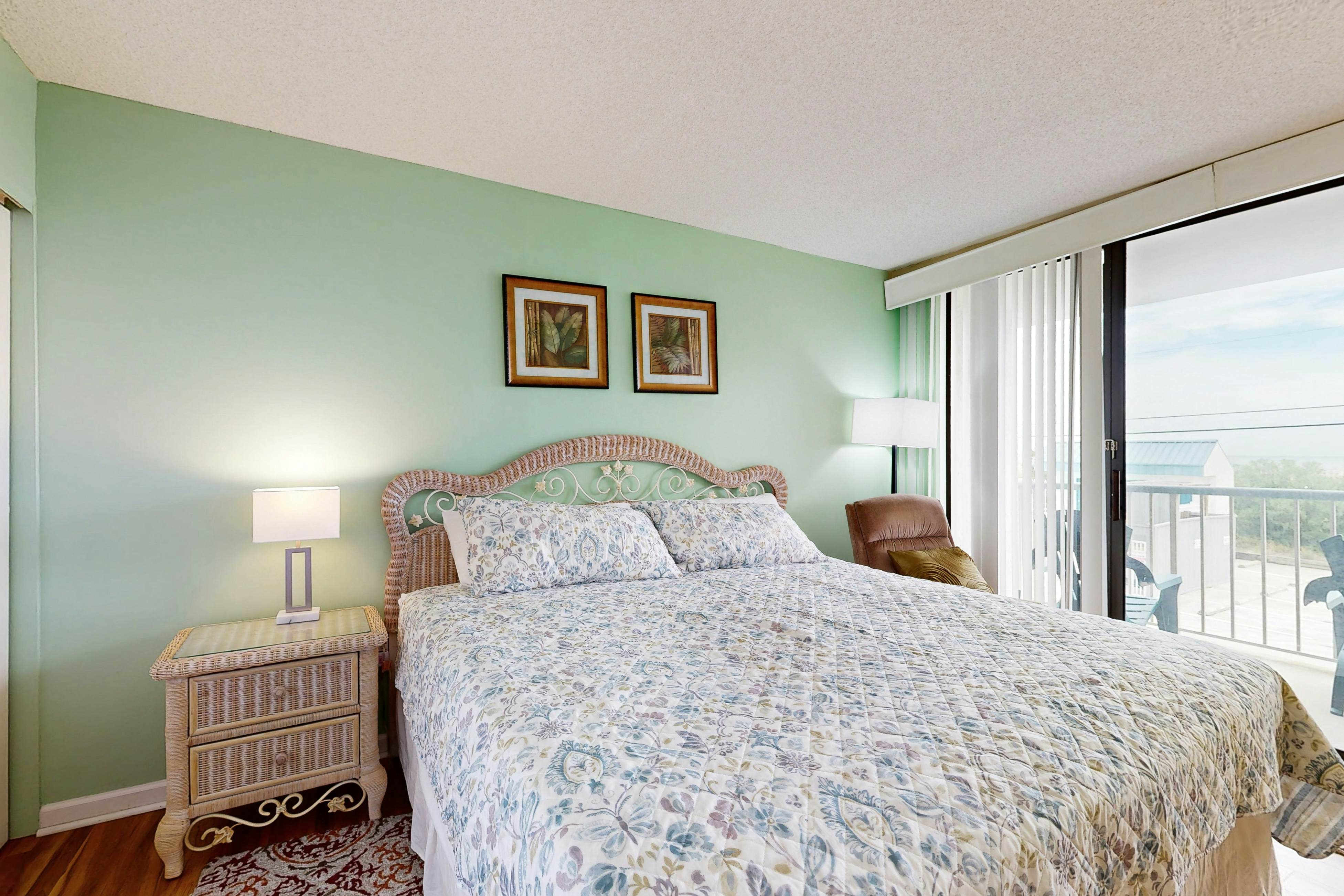 CB90 Almost Paradise