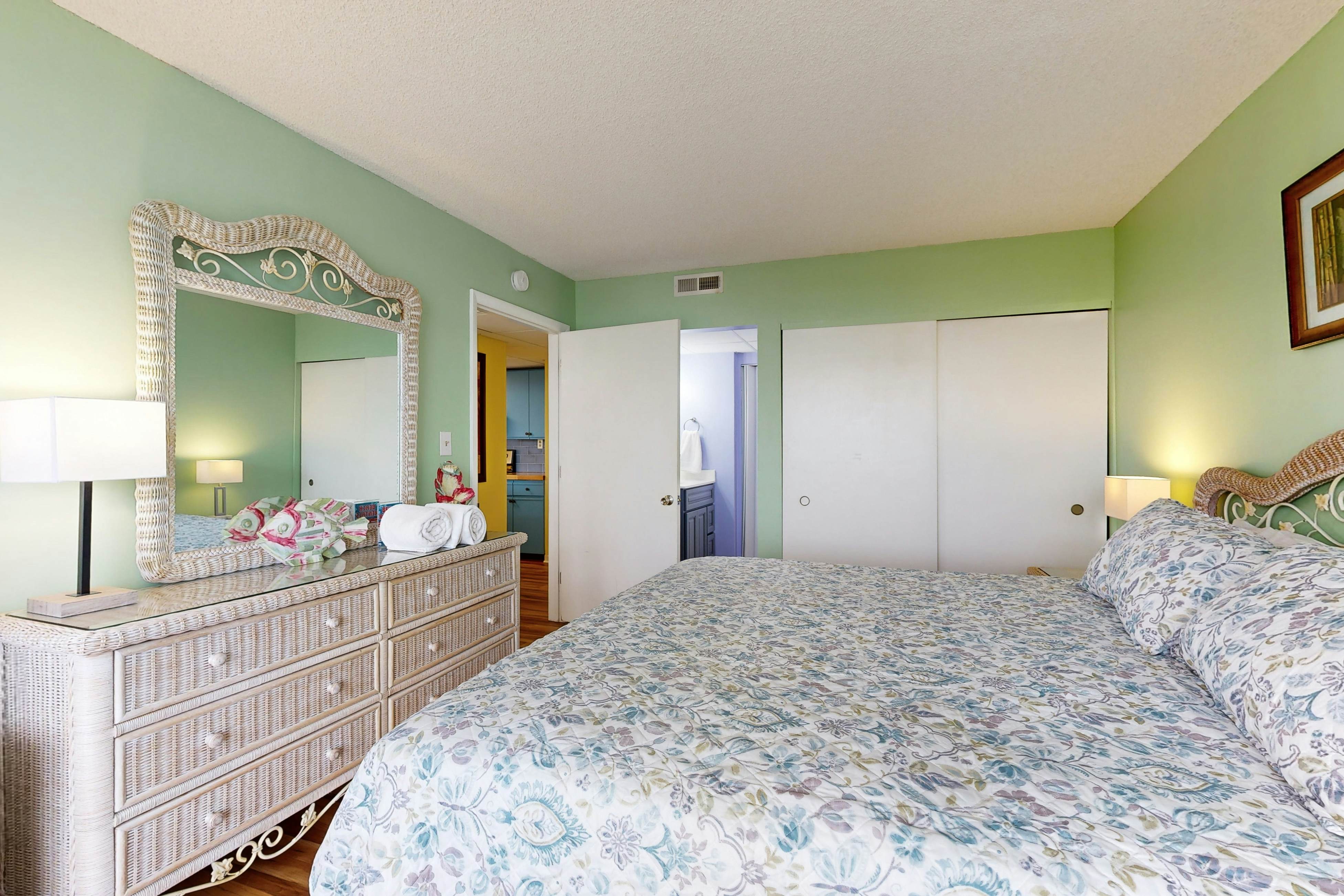 CB90 Almost Paradise