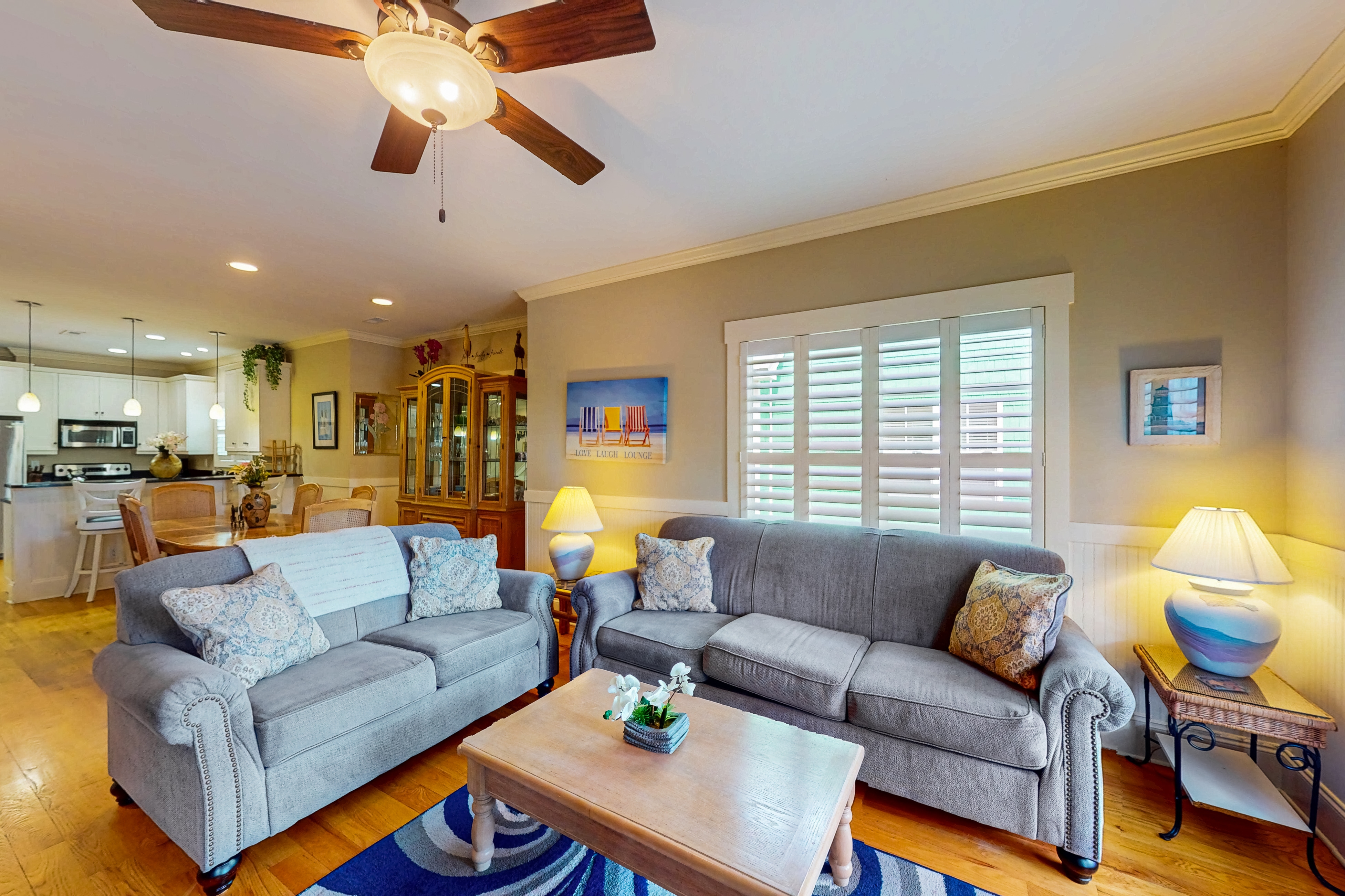 Coastal home with large deck, close to beach and local attractions