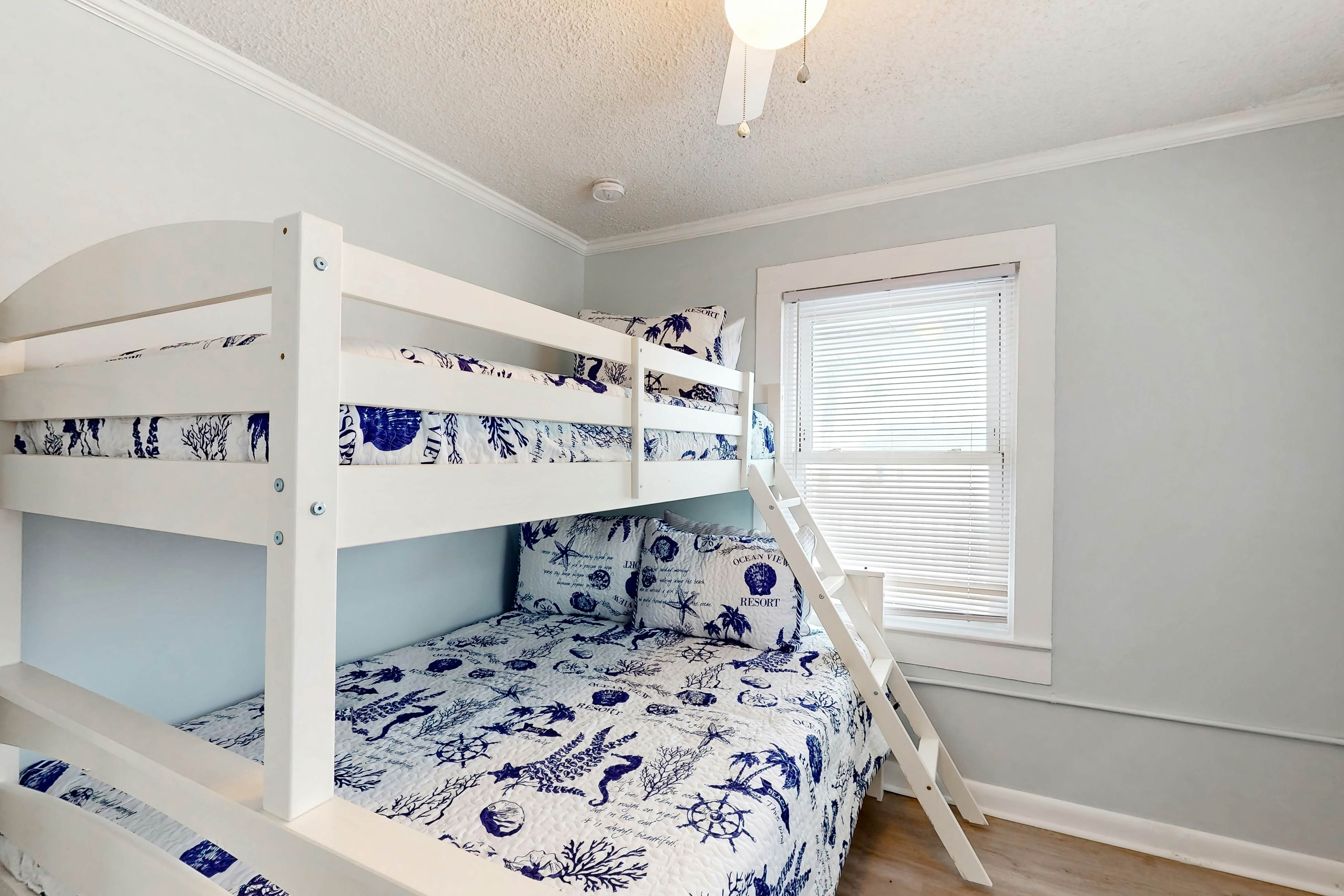 KB16 Pier View Cottage  Unit 3