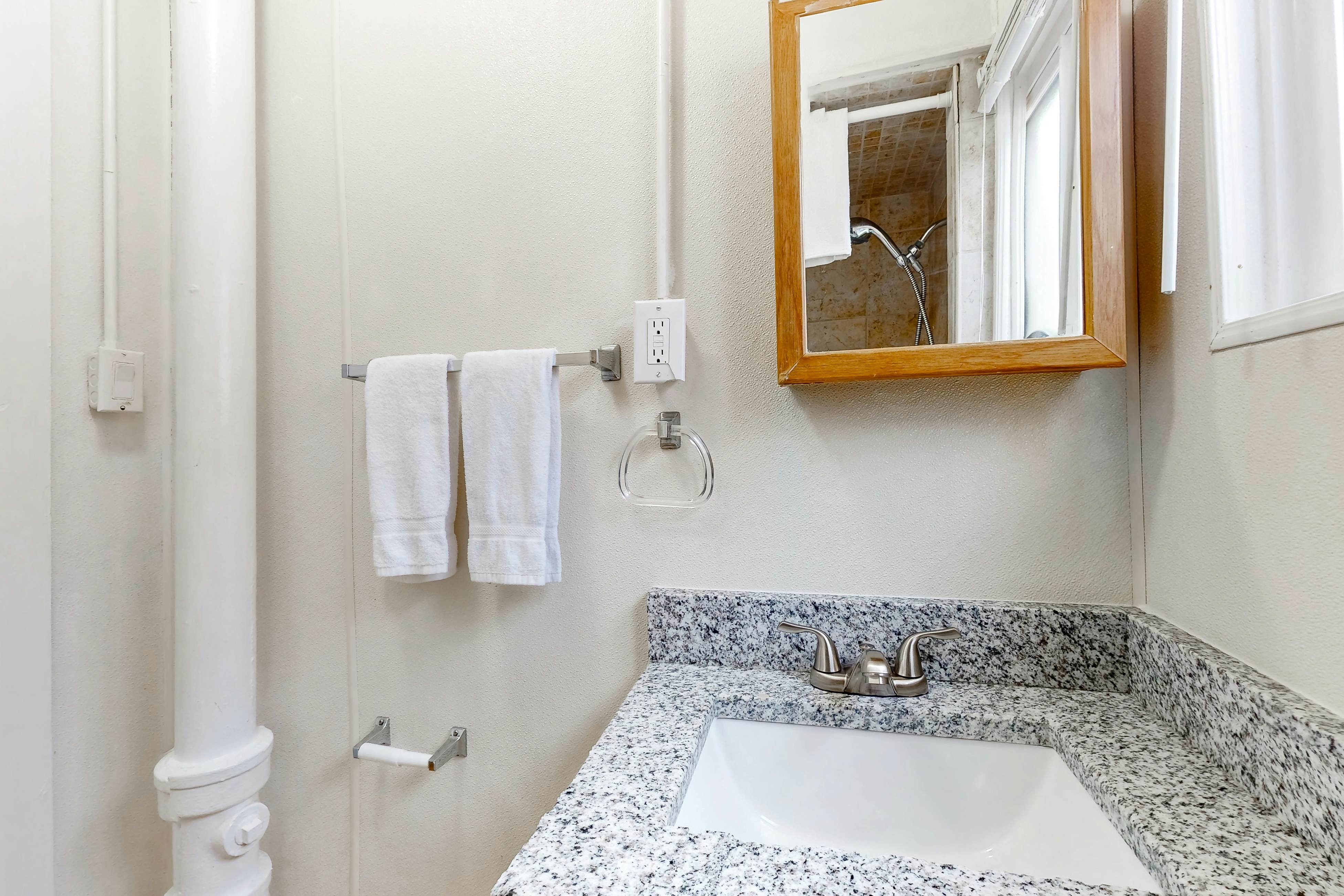 KB16 Pier View Cottage  Unit 3