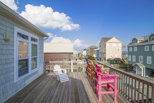 Spacious Beachfront Retreat - Steps to Sand - Family-Friendly - Ocean Views