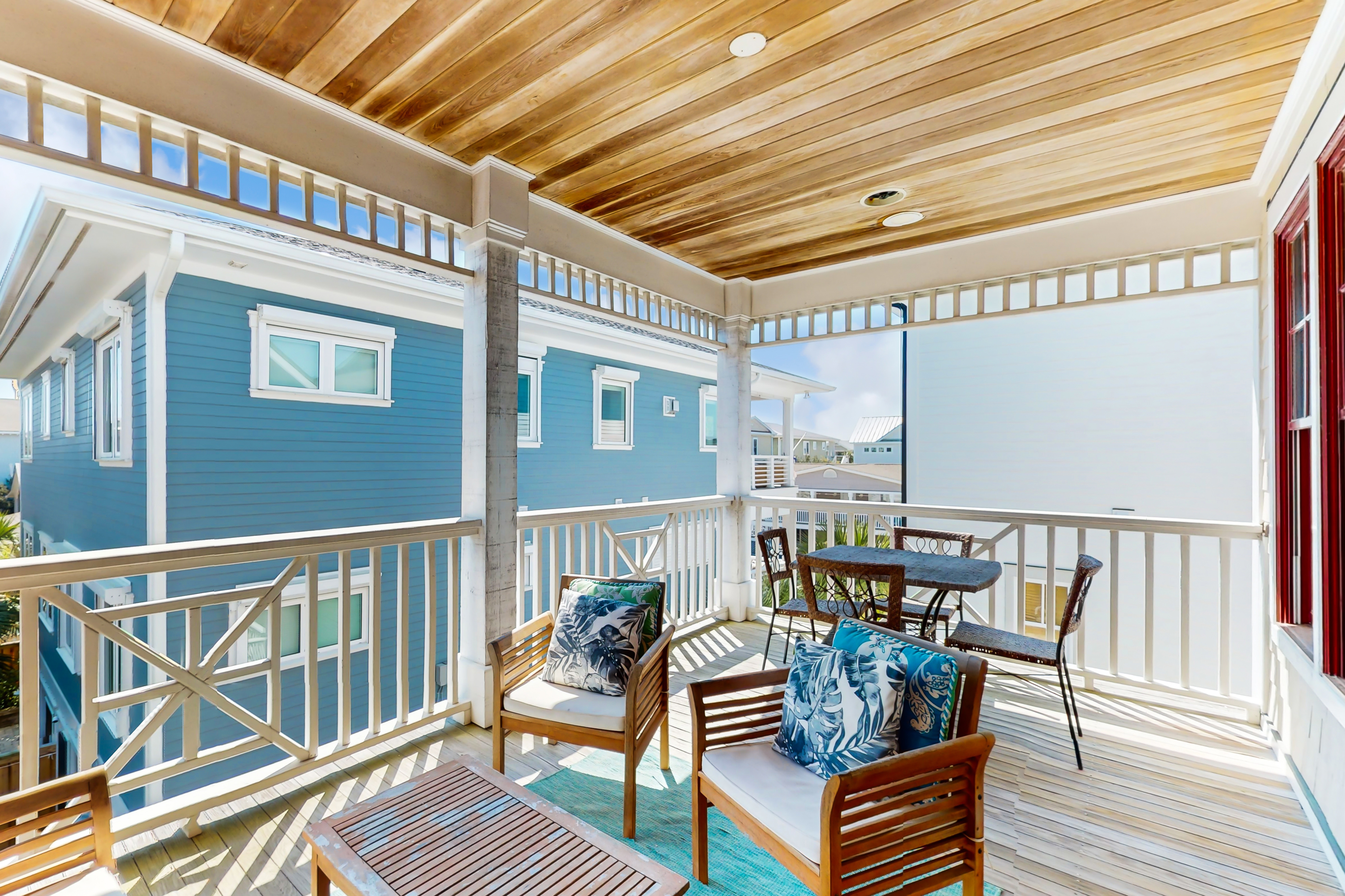 Beautiful beach house with an elevator, washer/dryer, & AC - walk to the beach