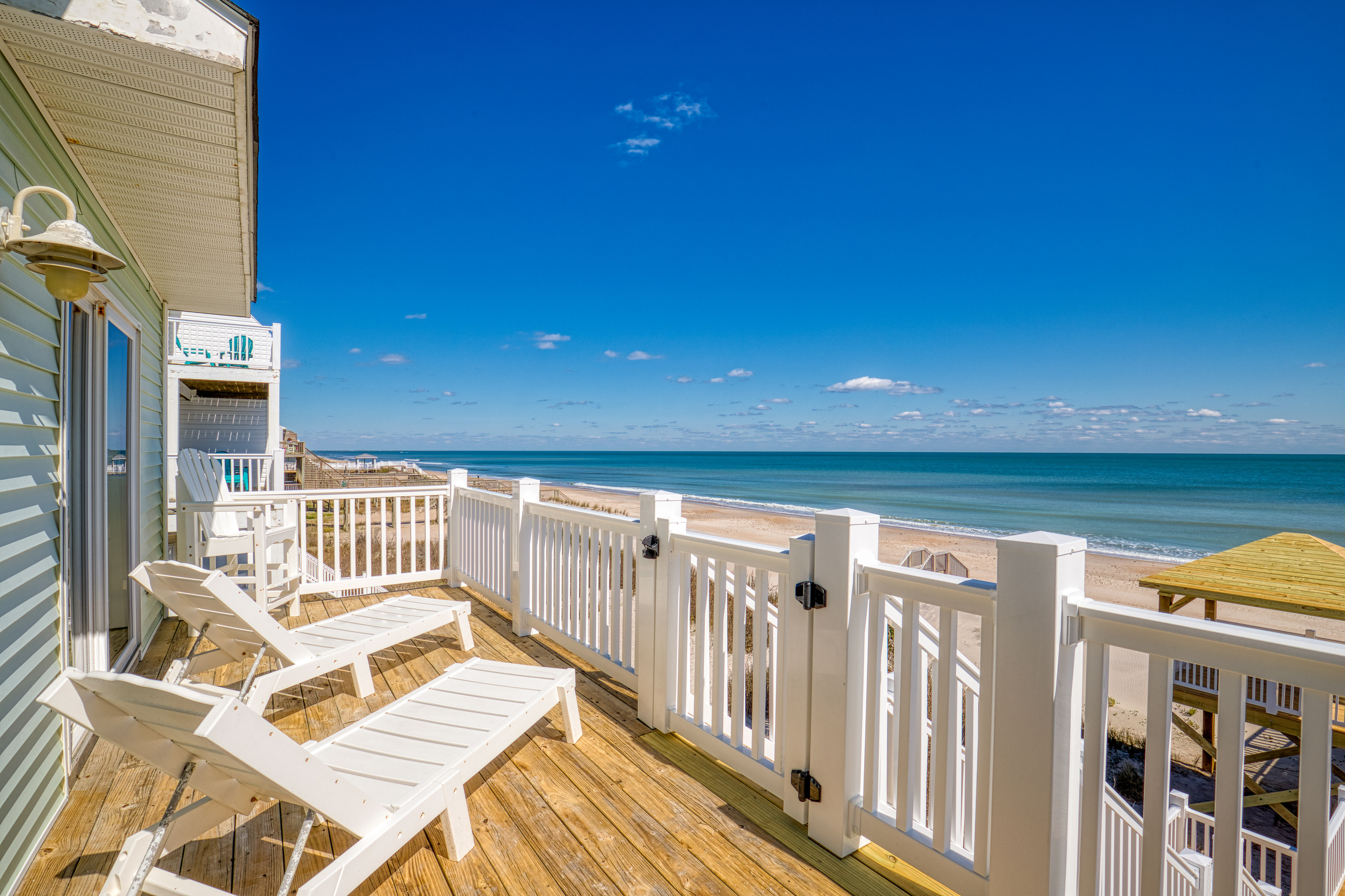 Beachfront home with beach access, elevator, ocean views, outdoor shower, W/D