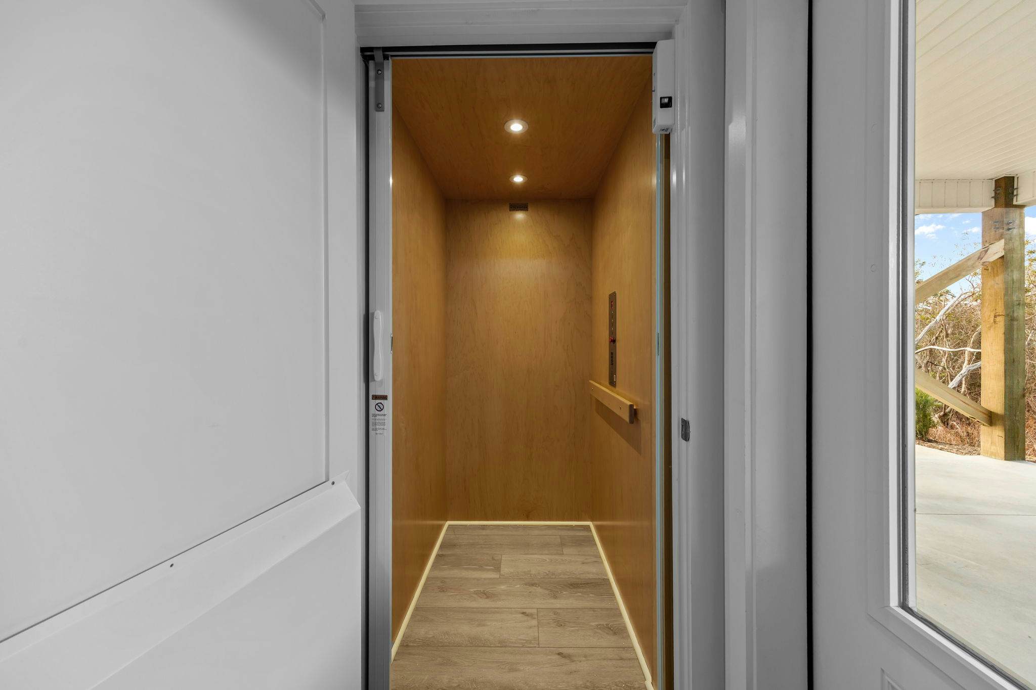 NTB117 Beach Château