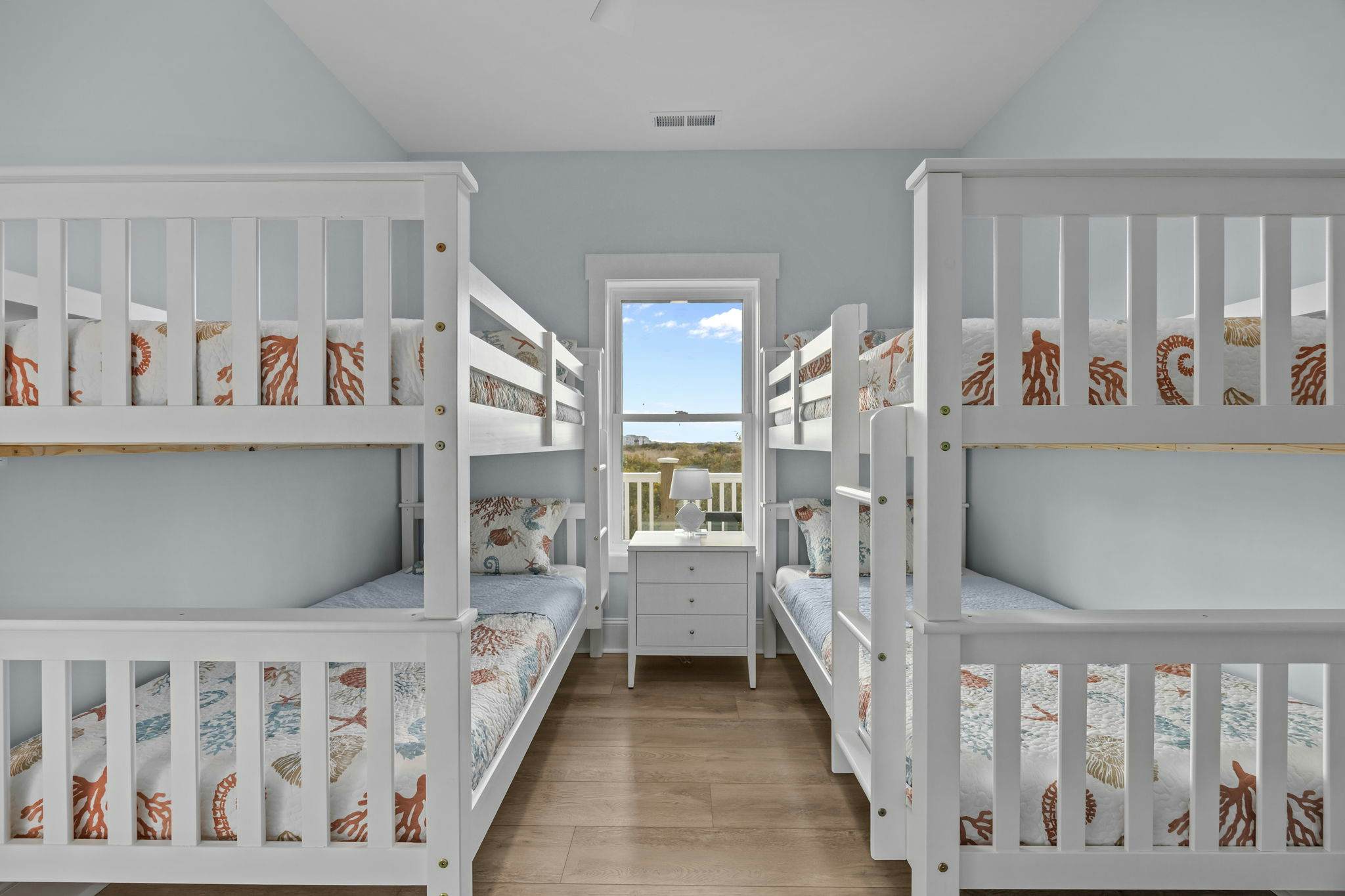 NTB117 Beach Château