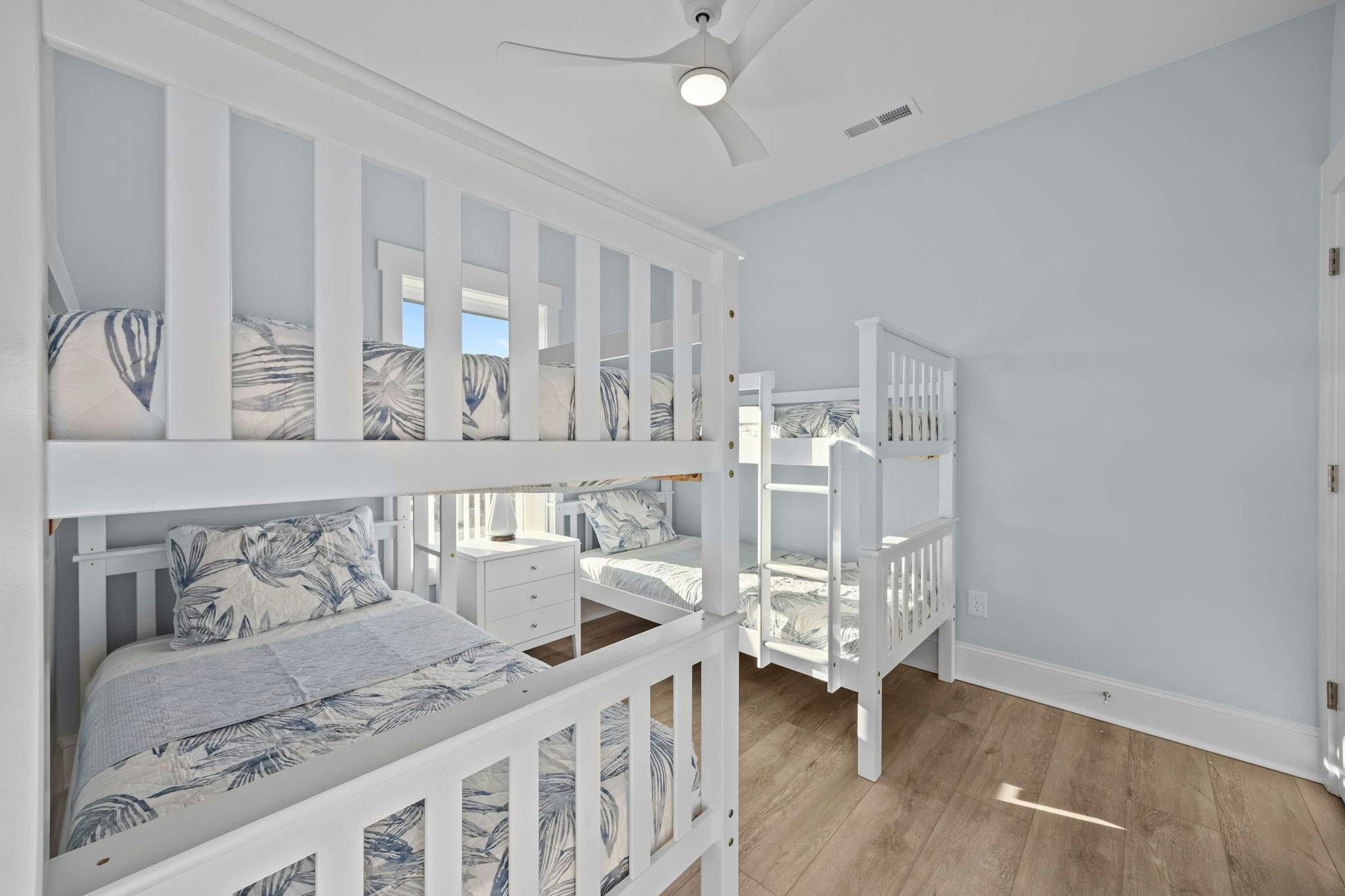 NTB117 Beach Château