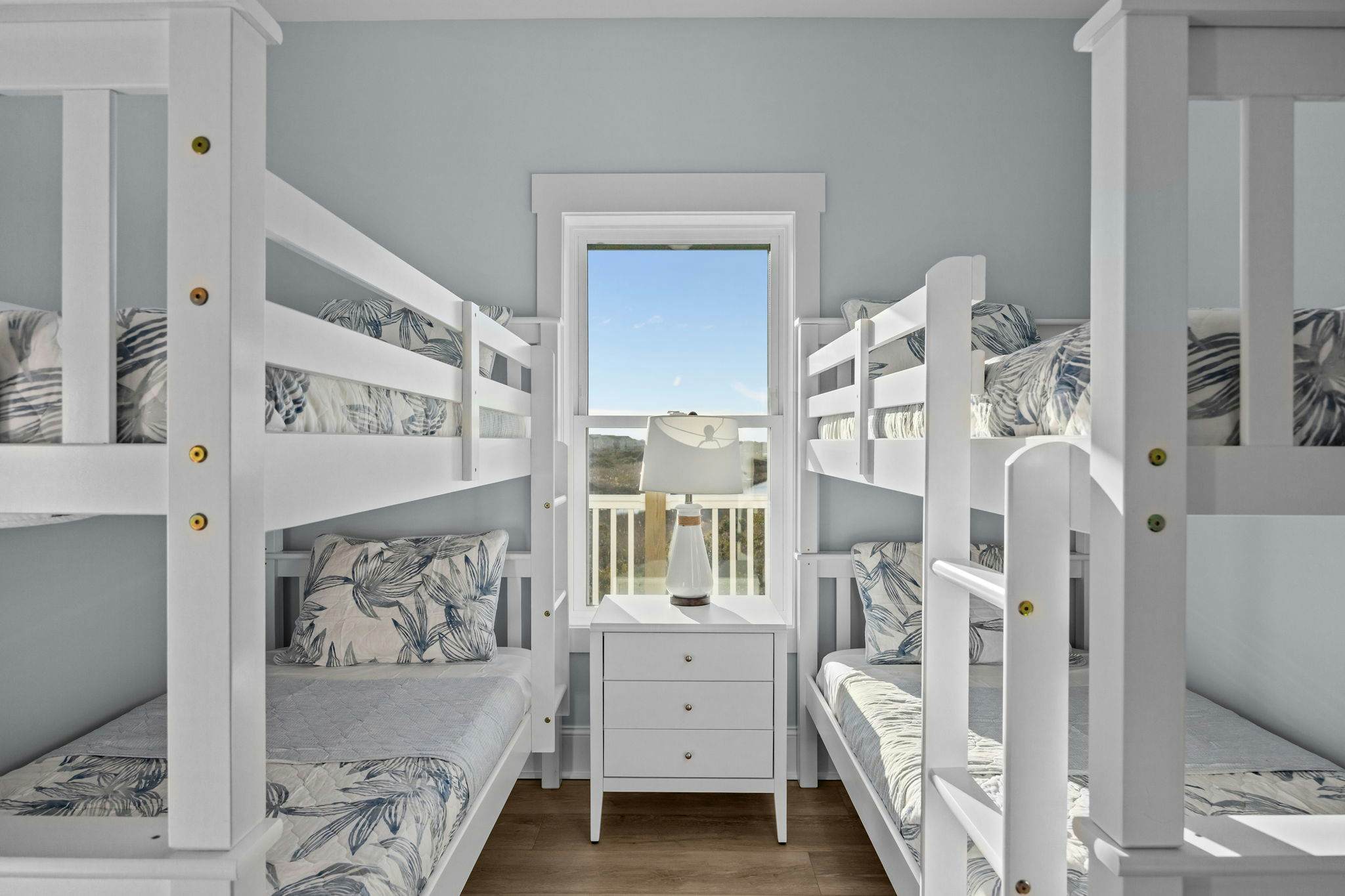 NTB117 Beach Château