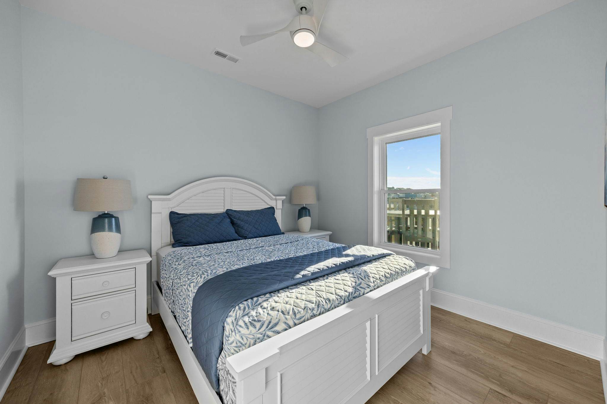 NTB117 Beach Château