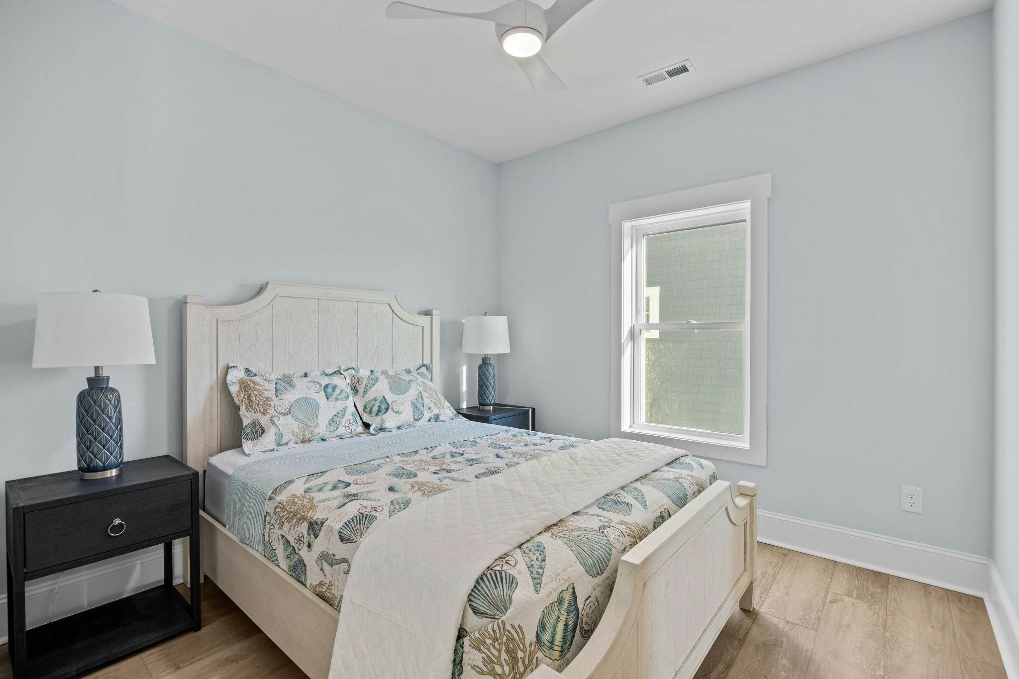 NTB117 Beach Château