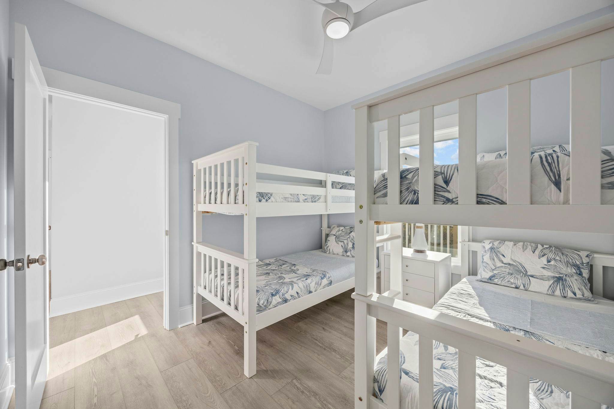 NTB117 Beach Château