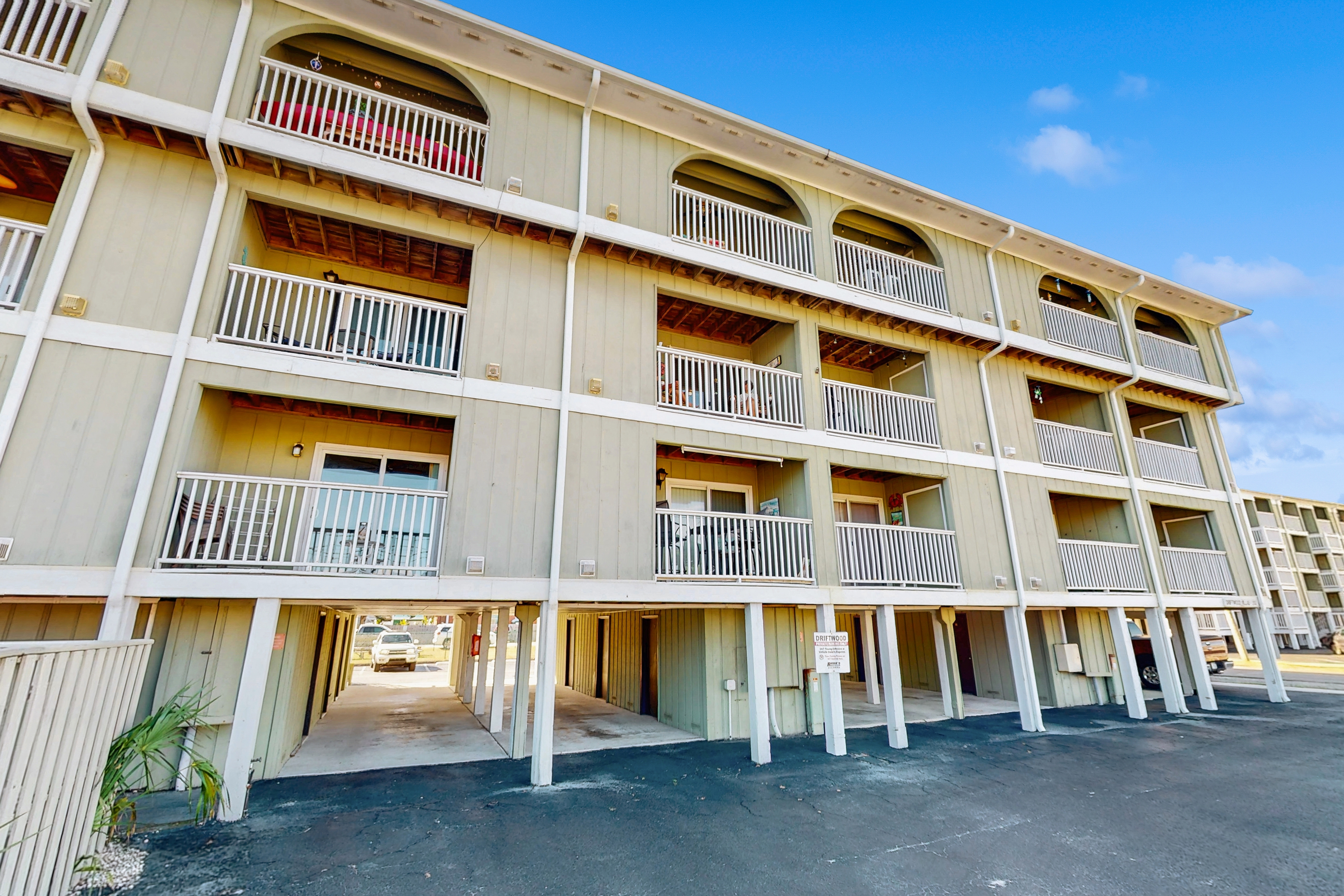 Stunning coastal condo with shared pool and close to local attractions