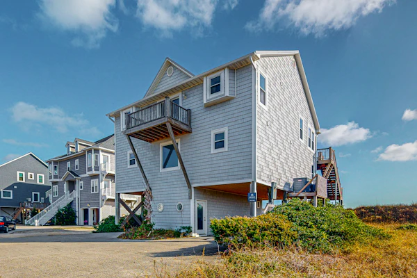 Beachfront home with private hot tub, W/D, outdoor shower, ocean view