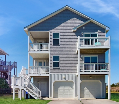 NTBVOS137 Life At The Beach