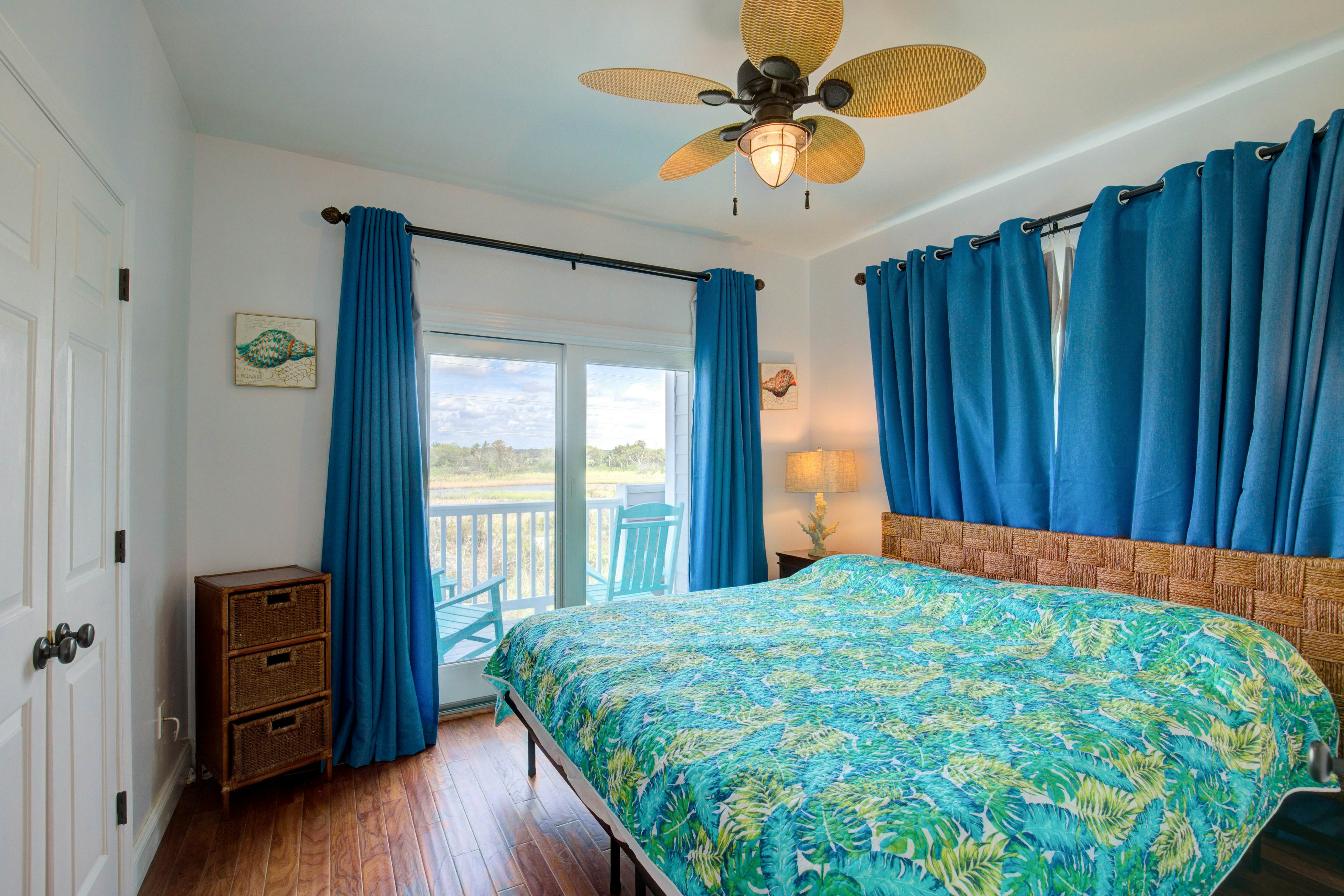 NTBHC421 Another Day in Paradise