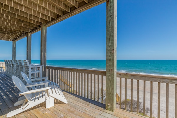 Beachfront, multi-level home with pool, beach access & private hot tub