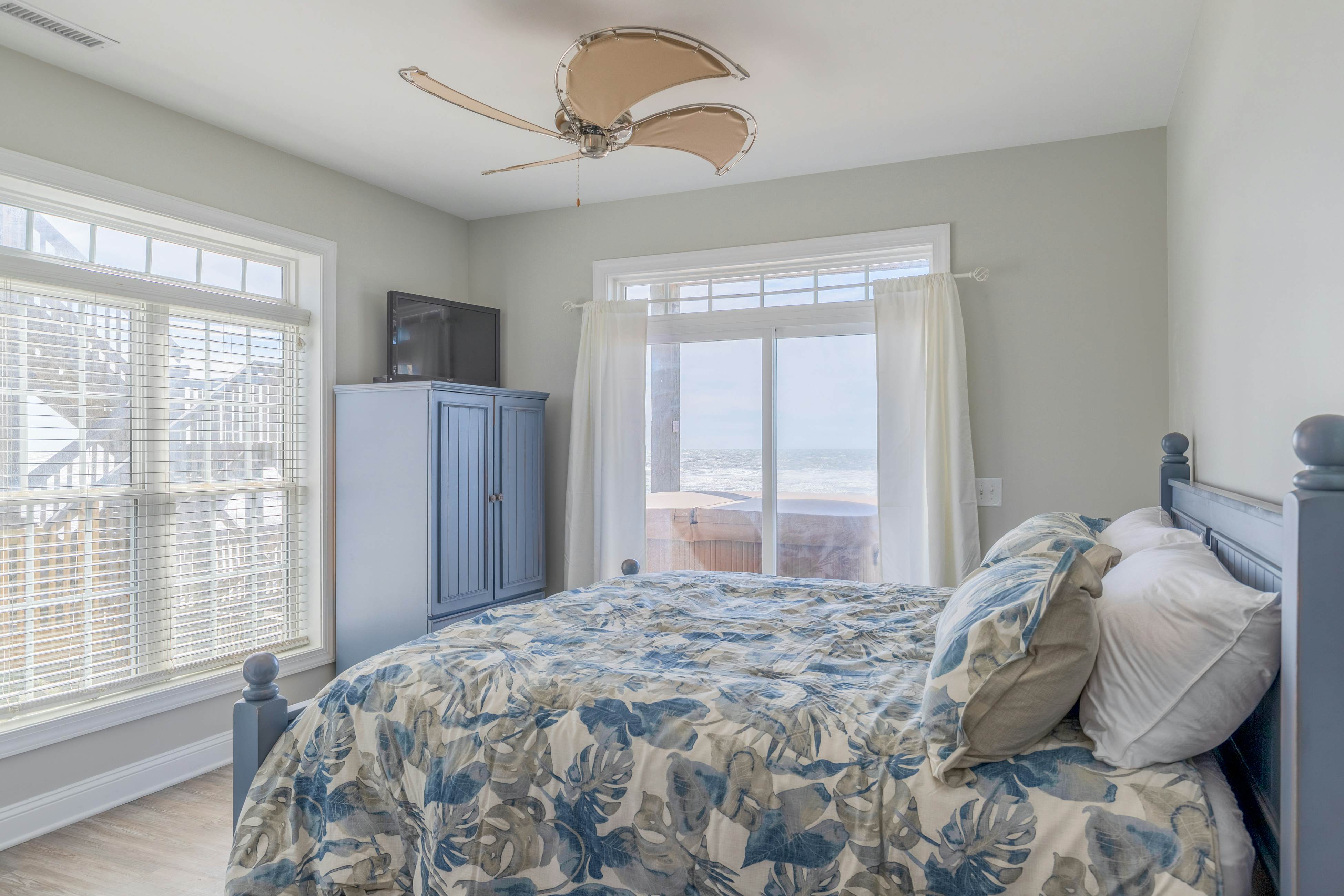 NTBHC642 Island Escape