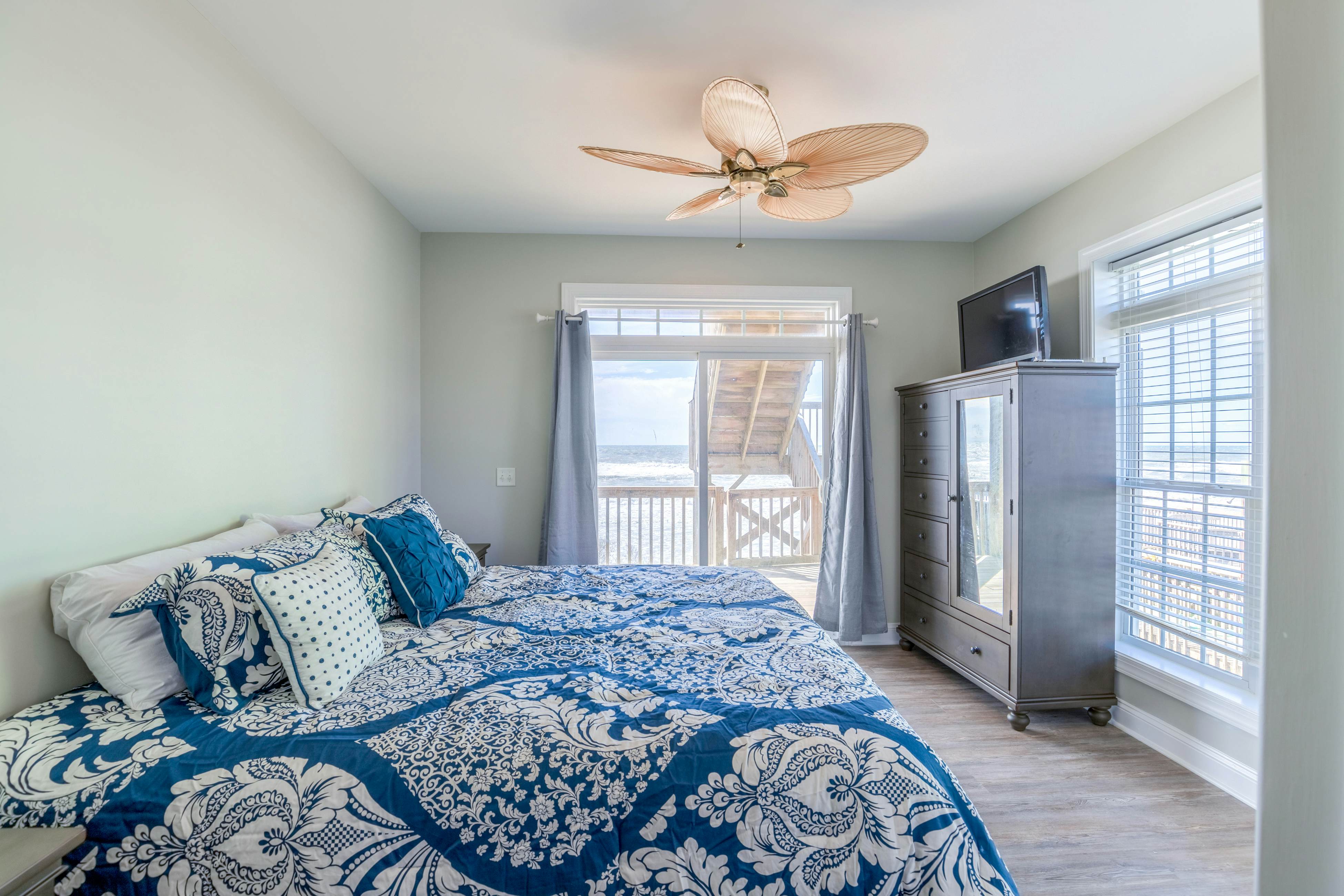 NTBHC642 Island Escape