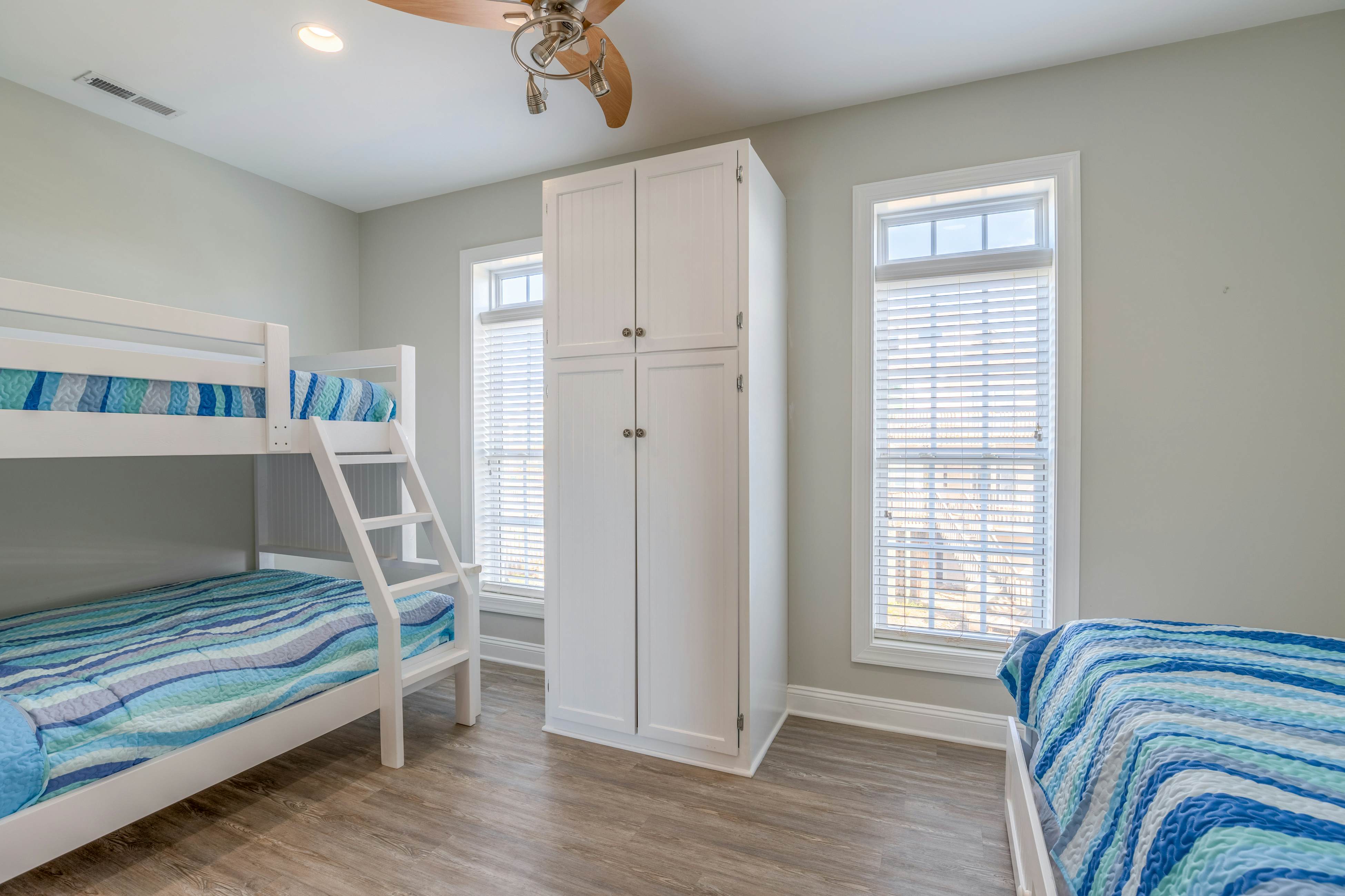 NTBHC642 Island Escape