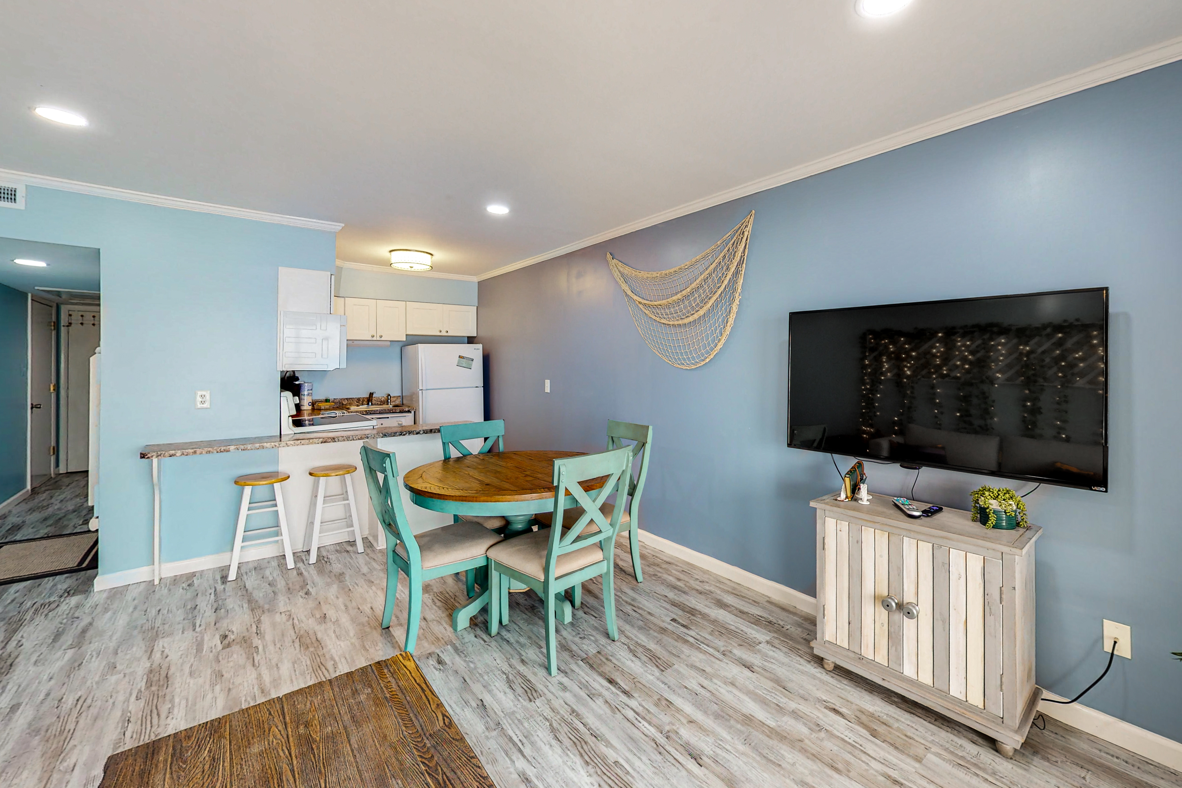 Topsail Dunes condo with great ocean view - beach access & beachfront pool