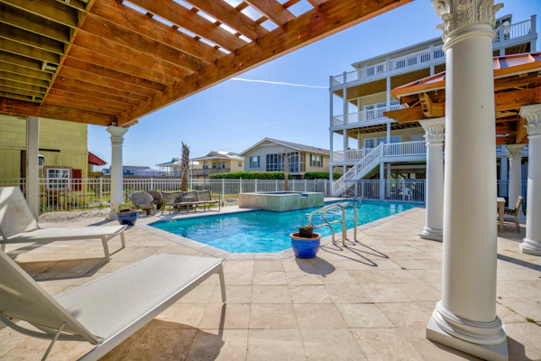 Luxe ocean-view beach estate - amazing views, private pool, hot tub & elevator