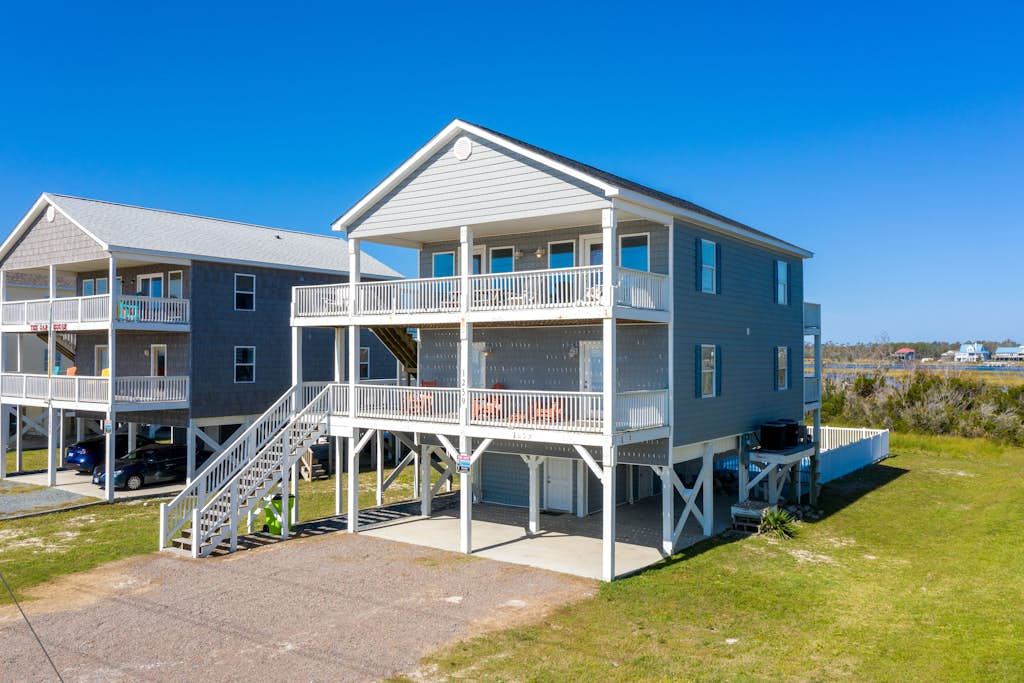 🌊 Oceanview Beach Retreat | Private Pool | Deck Access from Every Bedroom 🌴