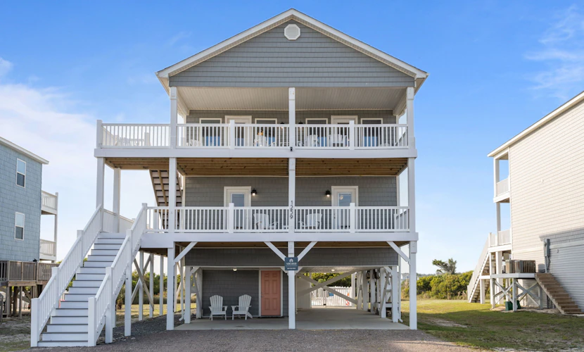 π Oceanview Beach Retreat | Private Pool | Deck Access from Every Bedroom π΄