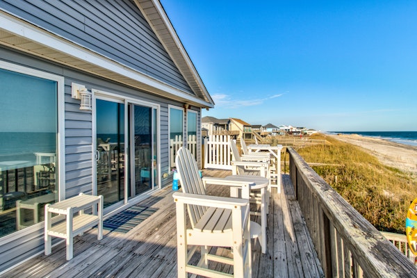 Multi-level ocean view home with two decks, a washer/dryer & beach access