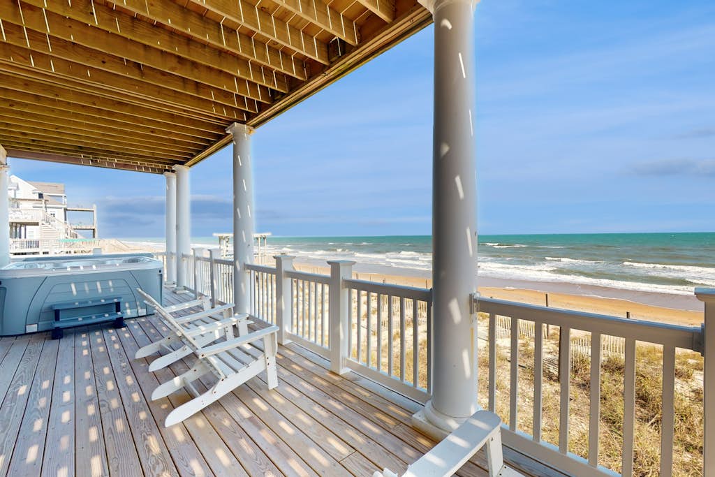 Oceanfront home with pool, beach access, pool table & private hot tub
