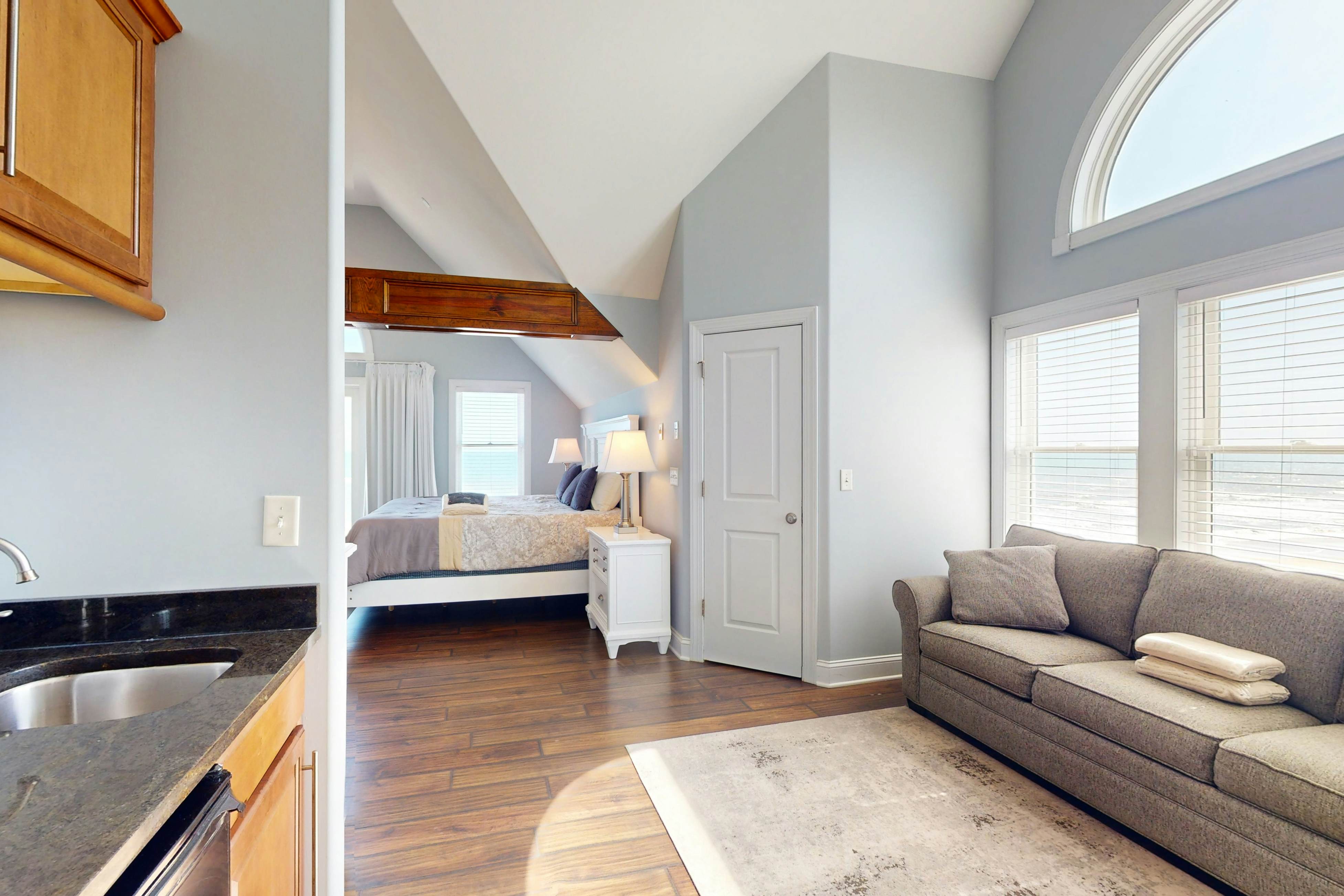 NTBHC602 Cosmos Cabana